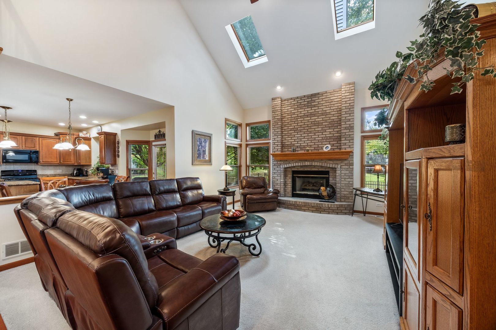 Oswego, Illinois, 60543, United States, 5 Bedrooms Bedrooms, ,4 BathroomsBathrooms,Residential,For Sale,1989652