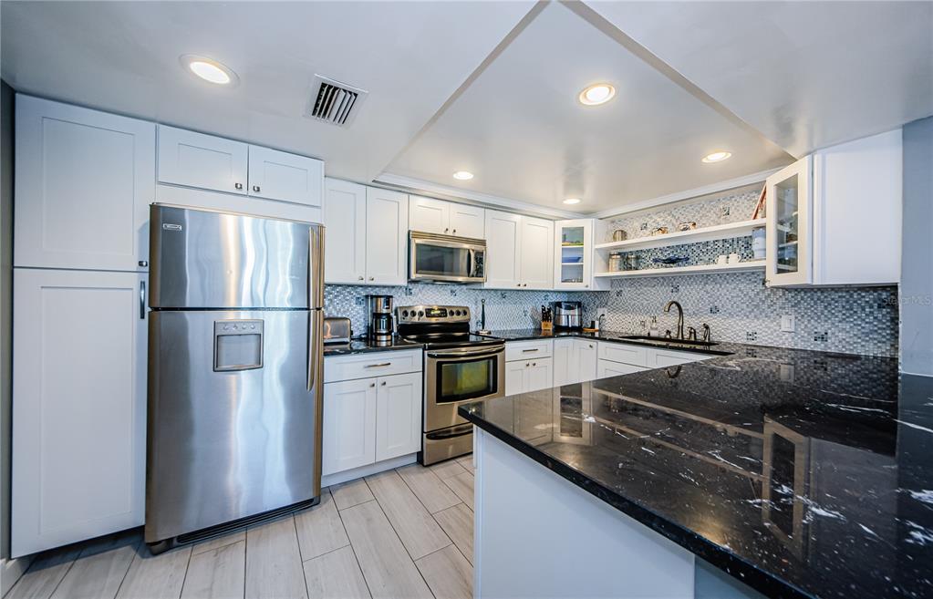 Clearwater Beach, Florida, 33767, United States, 2 Bedrooms Bedrooms, ,2 BathroomsBathrooms,Residential,For Sale,1849008
