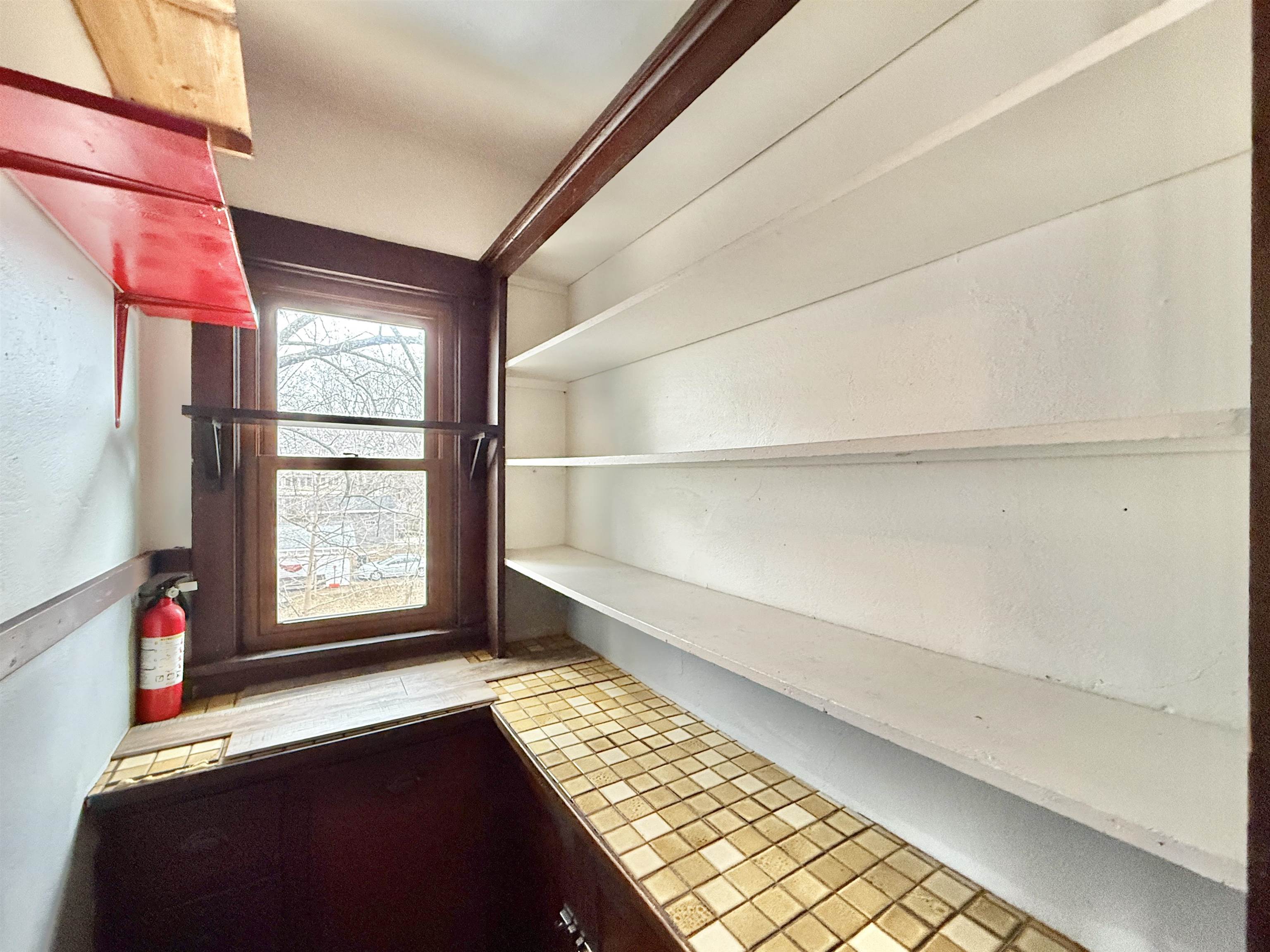 Madison, Wisconsin, 53703, United States, 5 Bedrooms Bedrooms, ,2 BathroomsBathrooms,Residential,For Sale,1979001