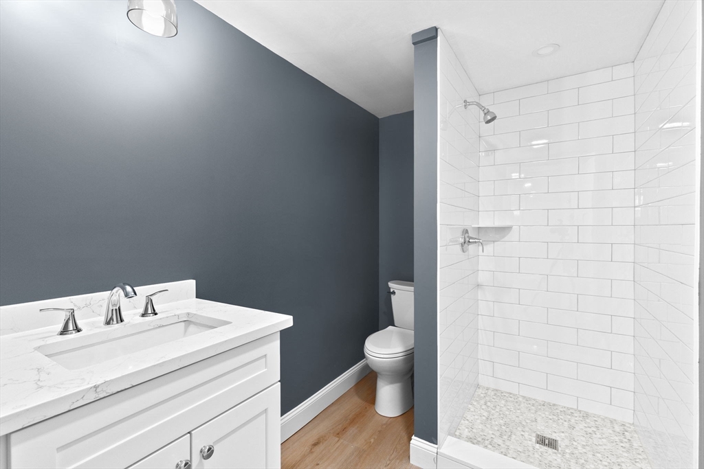 Bourne, Massachusetts, 02562, United States, 4 Bedrooms Bedrooms, ,4 BathroomsBathrooms,Residential,For Sale,1940930
