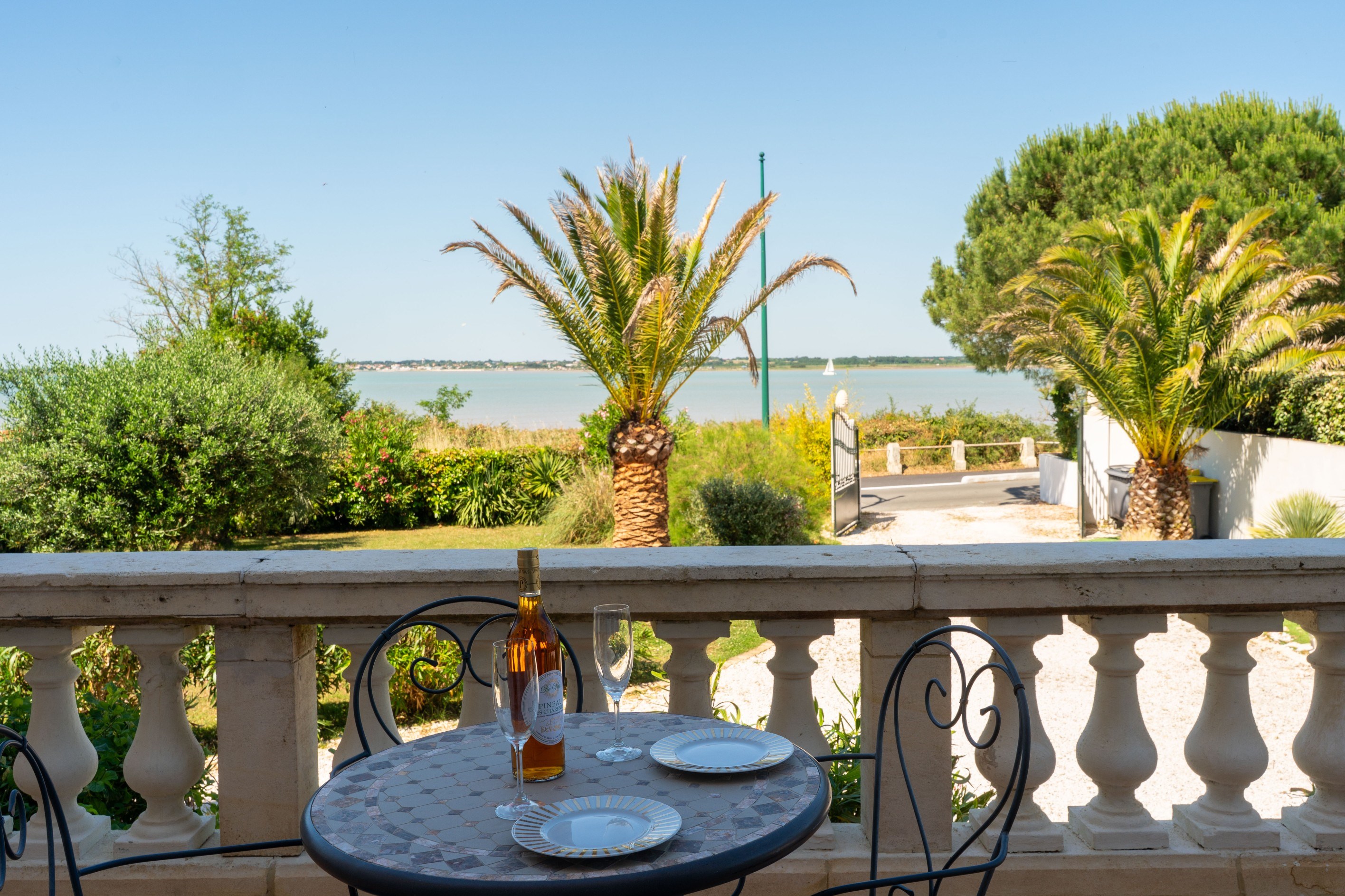  CHARACTER VILLA WITH EXCEPTIONAL SEA VIEW AND WELLNESS AREA IN PORT DES BARQUES - 物件實景
