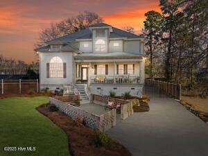 Lake Waccamaw, North Carolina, 28450, United States, 3 Bedrooms Bedrooms, ,3 BathroomsBathrooms,Residential,For Sale,1939053