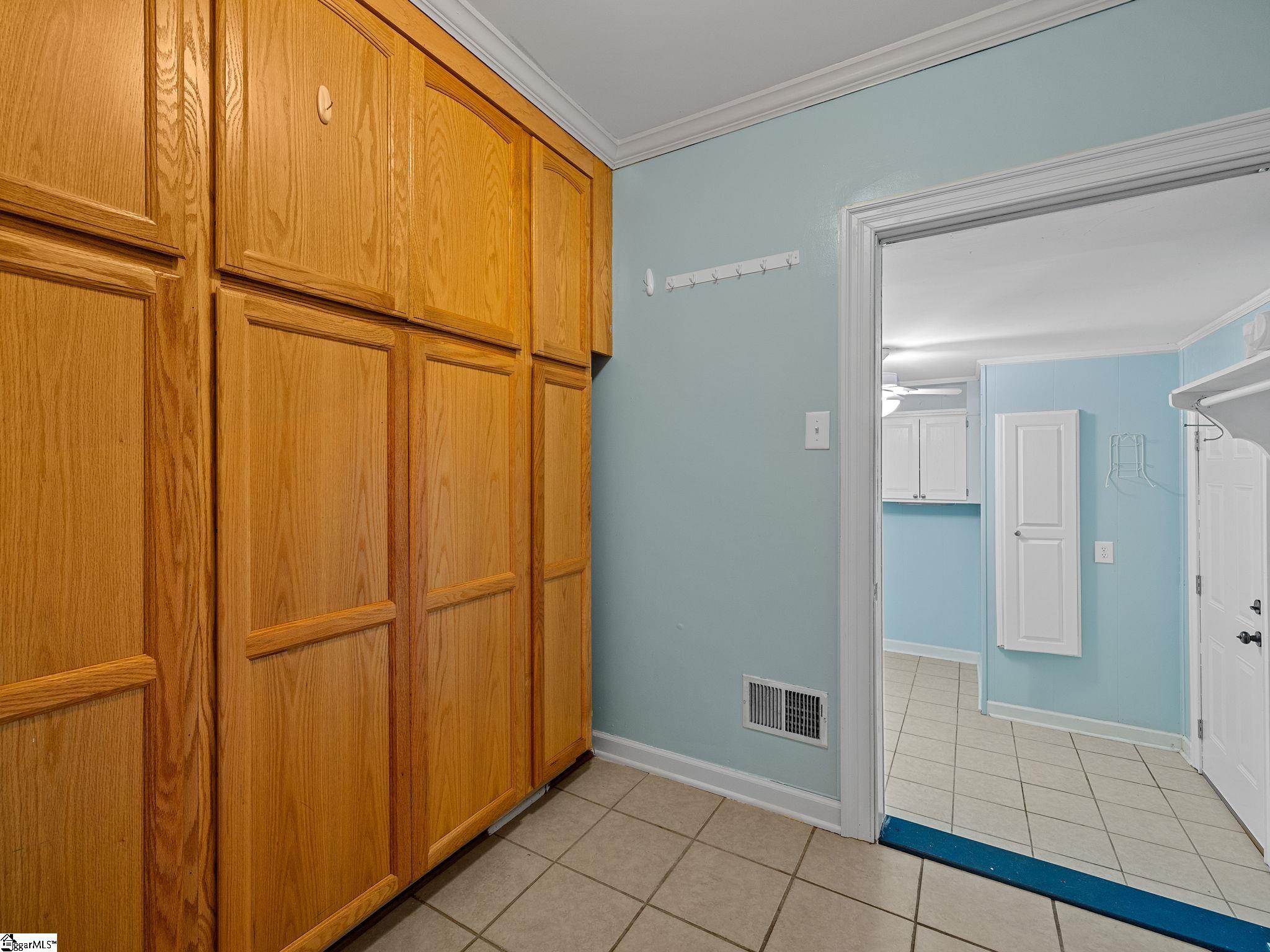 Spartanburg, South Carolina, 29301, United States, 4 Bedrooms Bedrooms, ,3 BathroomsBathrooms,Residential,For Sale,1950138