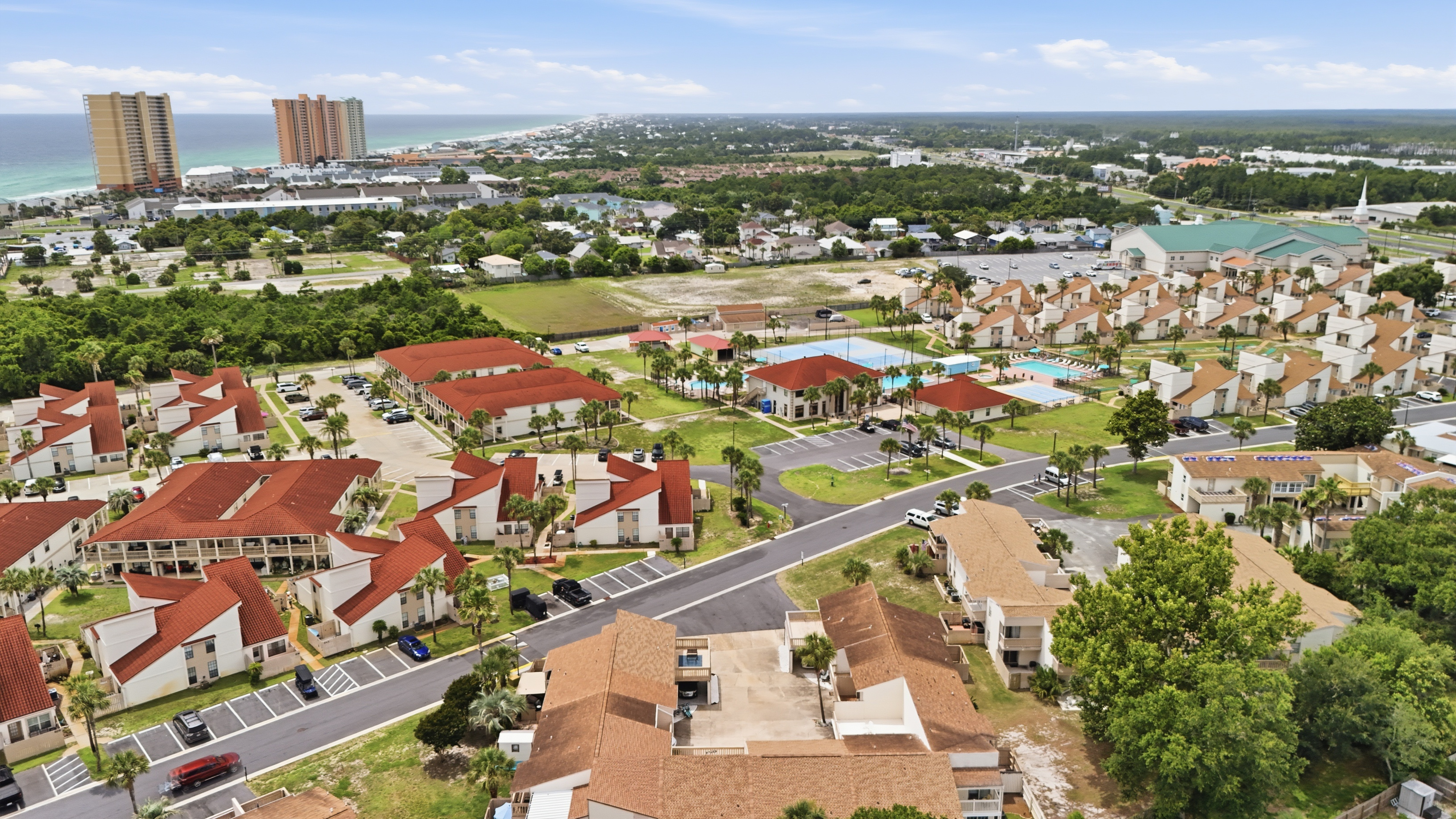  Amenity-Rich Beach Townhome Near Pier Park - 物件實景