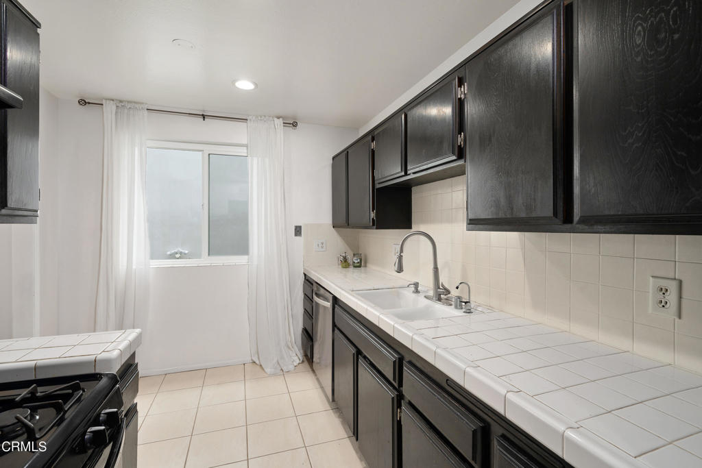 15322 Weddington Street #3, Sherman Oaks, California, 91411, United States, 2 Bedrooms Bedrooms, ,2 BathroomsBathrooms,Residential,For Sale,15322 Weddington Street #3,1621498