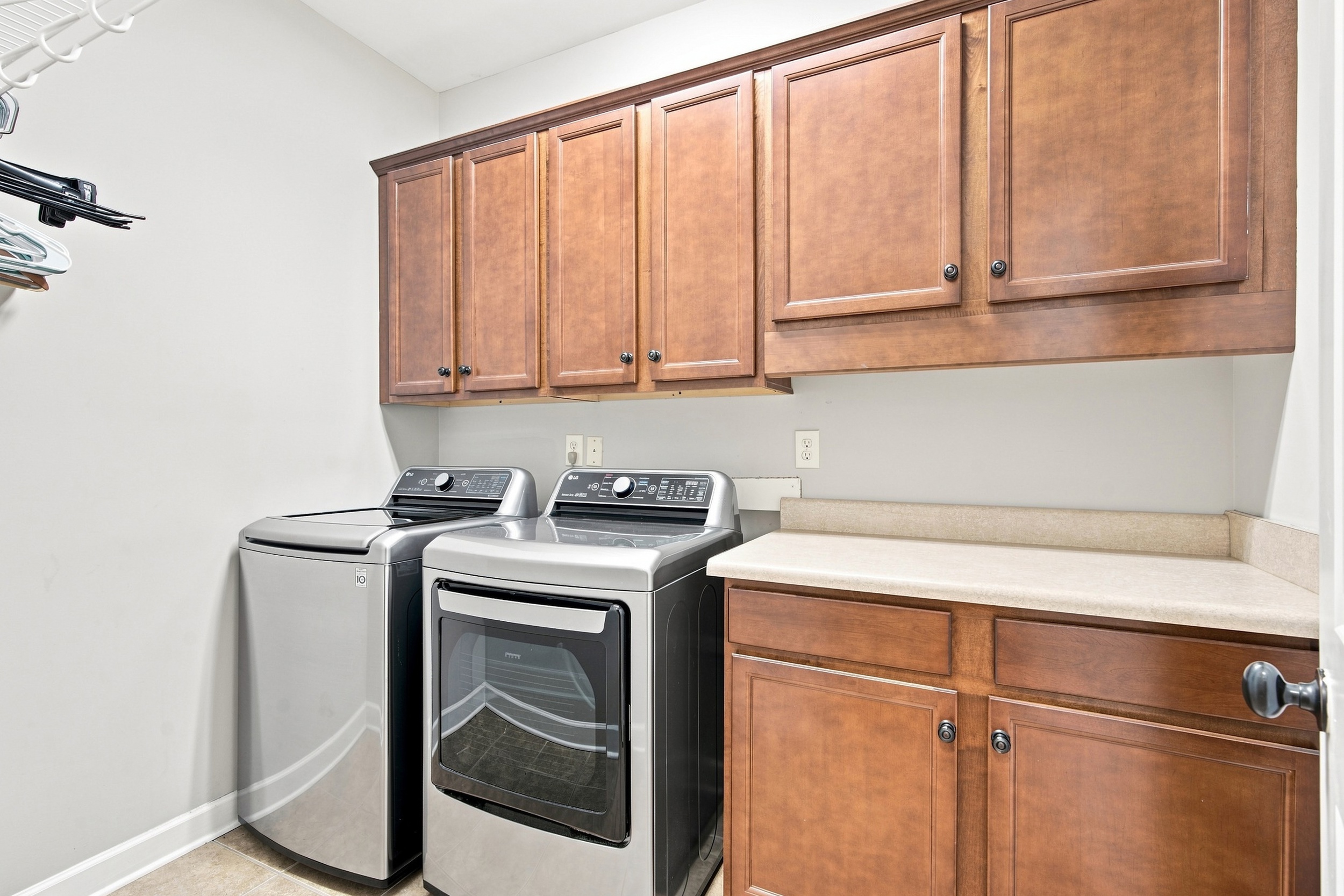  8305 Anslee Way NW - 物件實景