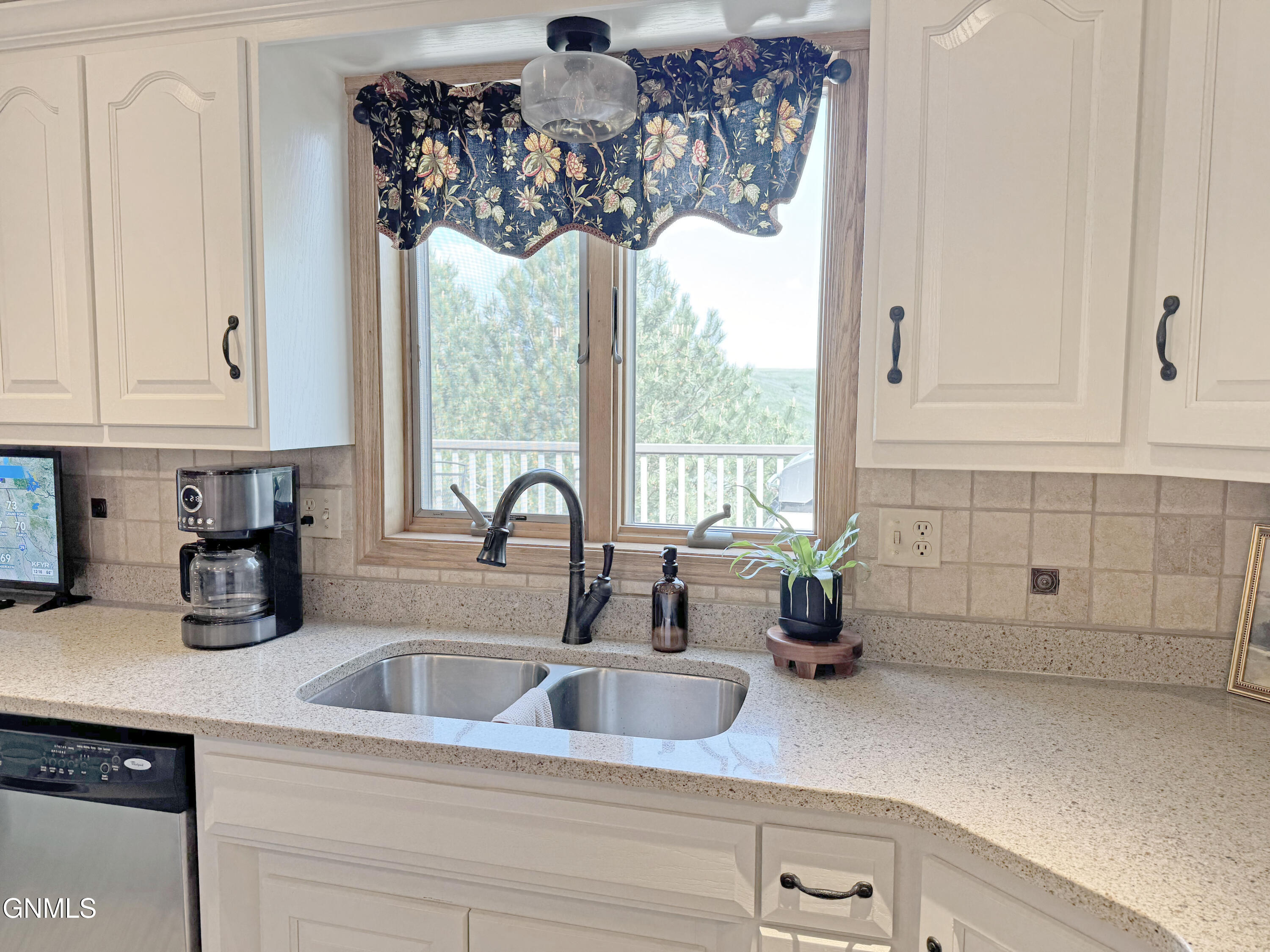 Bismarck, North Dakota, 58503, United States, 5 Bedrooms Bedrooms, ,2 BathroomsBathrooms,Residential,For Sale,2001566