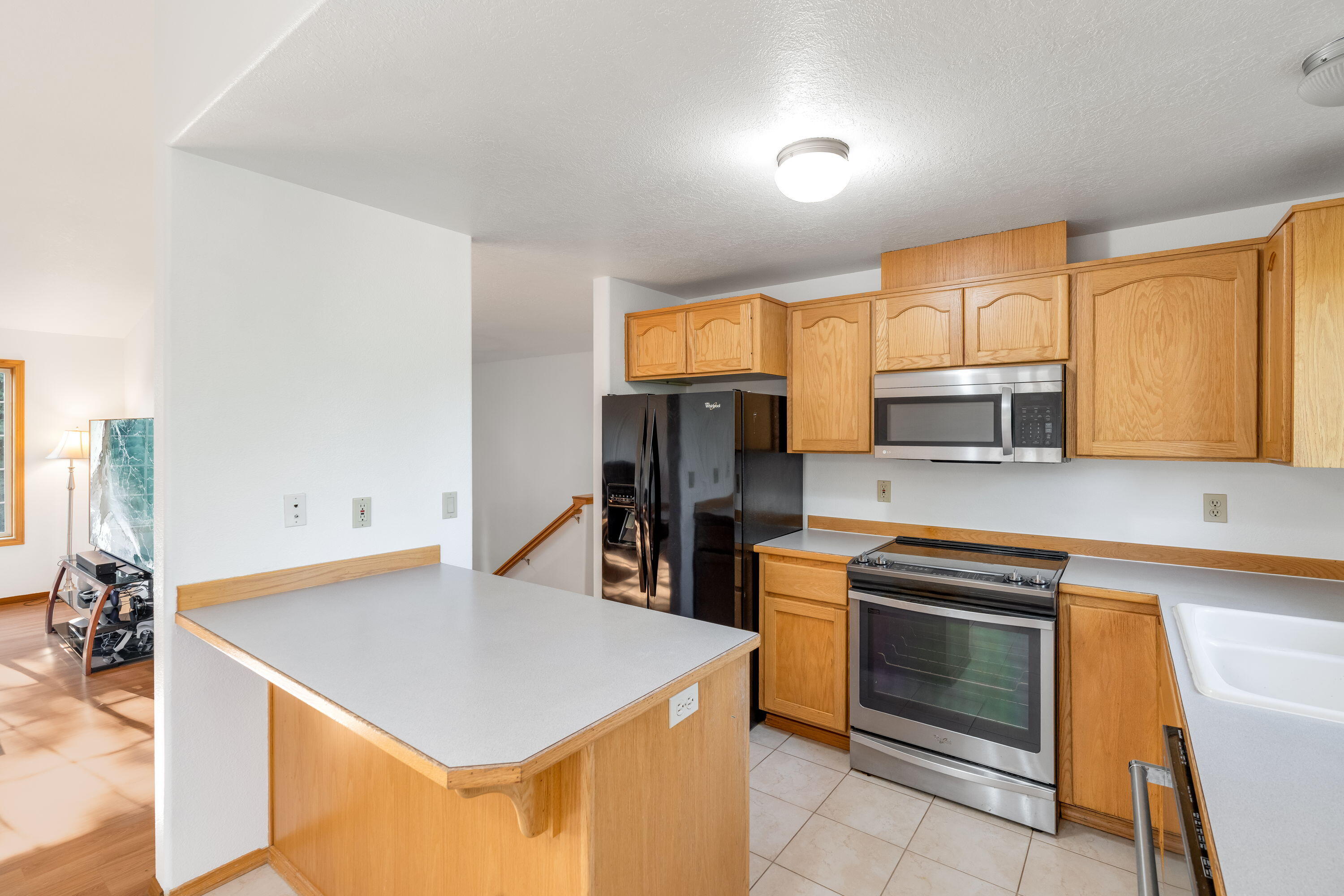 Bend, Oregon, 97701, United States, 3 Bedrooms Bedrooms, ,3 BathroomsBathrooms,Residential,For Sale,1889882