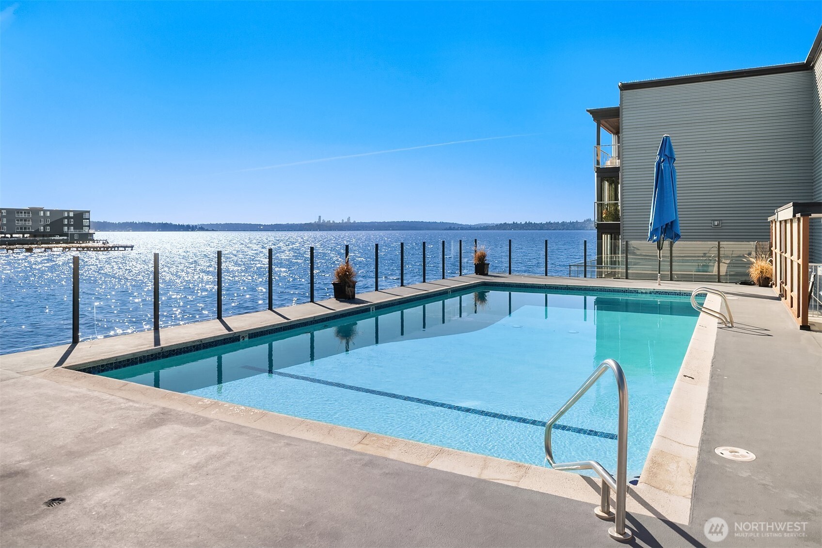 Kirkland, Washington, 98033, United States, 2 Bedrooms Bedrooms, ,1 BathroomBathrooms,Residential,For Sale,1856808