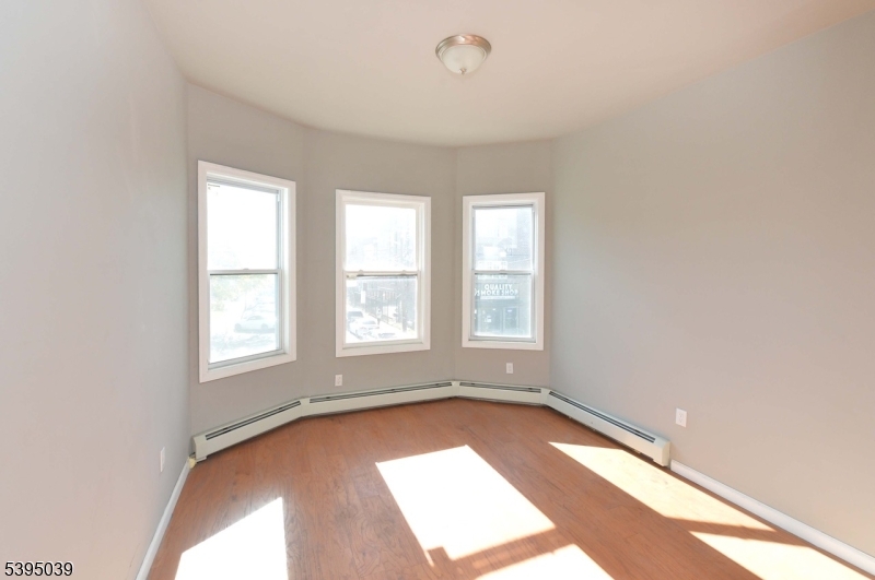 Paterson City, New Jersey, 07504, United States, 10 Bedrooms Bedrooms, ,3 BathroomsBathrooms,Residential,For Sale,1988111