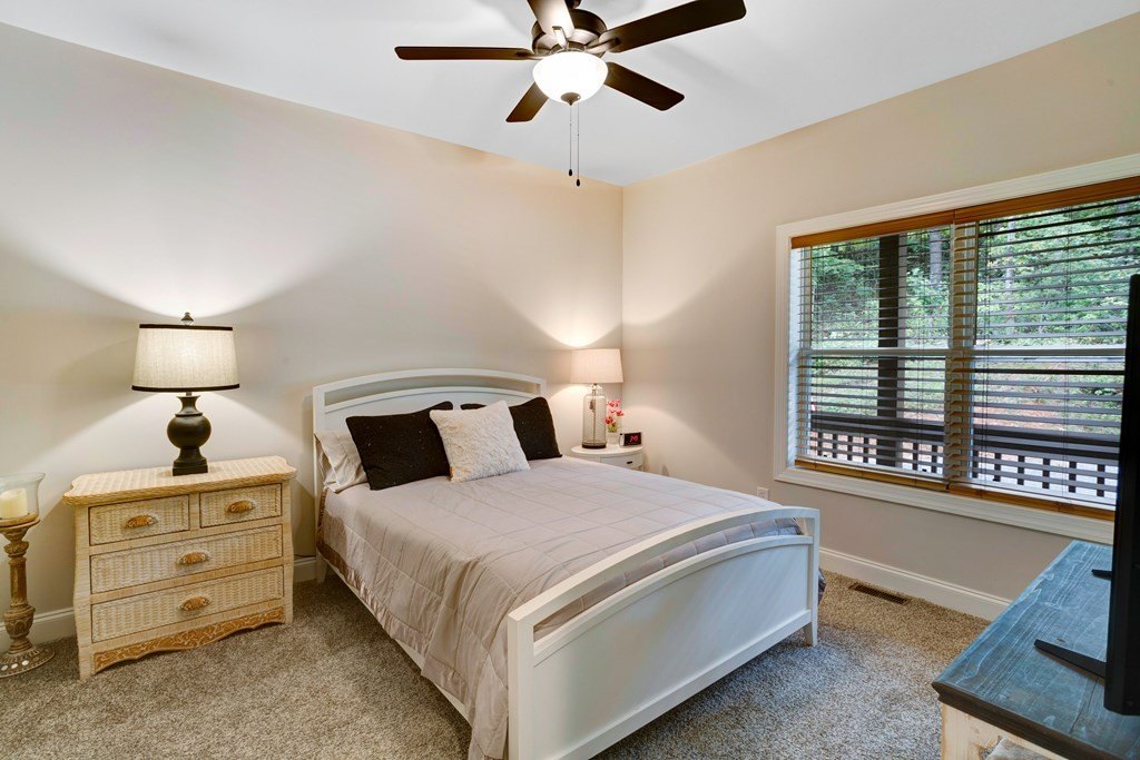 Hayesville, North Carolina, 28904, United States, 3 Bedrooms Bedrooms, ,3 BathroomsBathrooms,Residential,For Sale,1872419