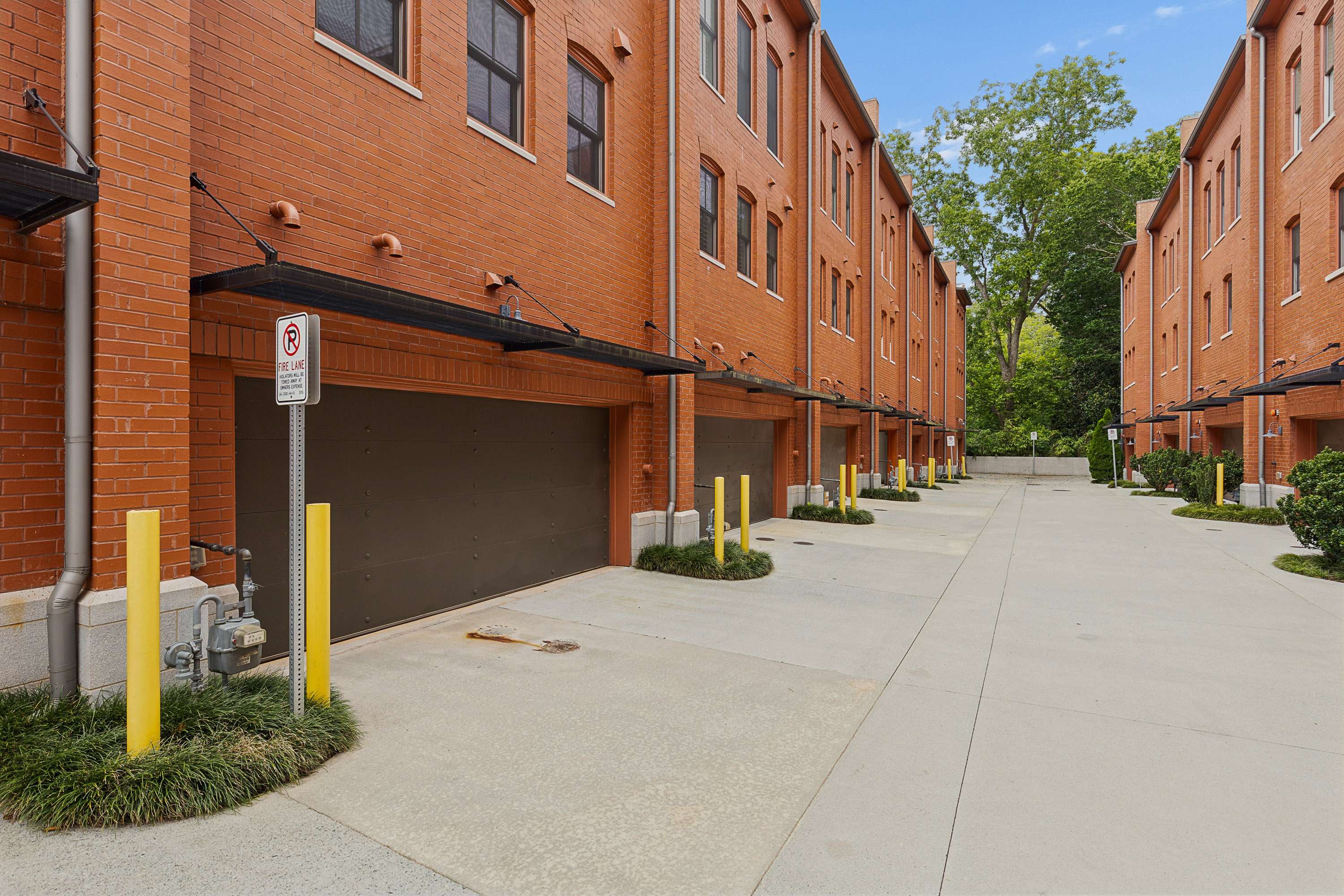  Stunning Townhome in Decatur