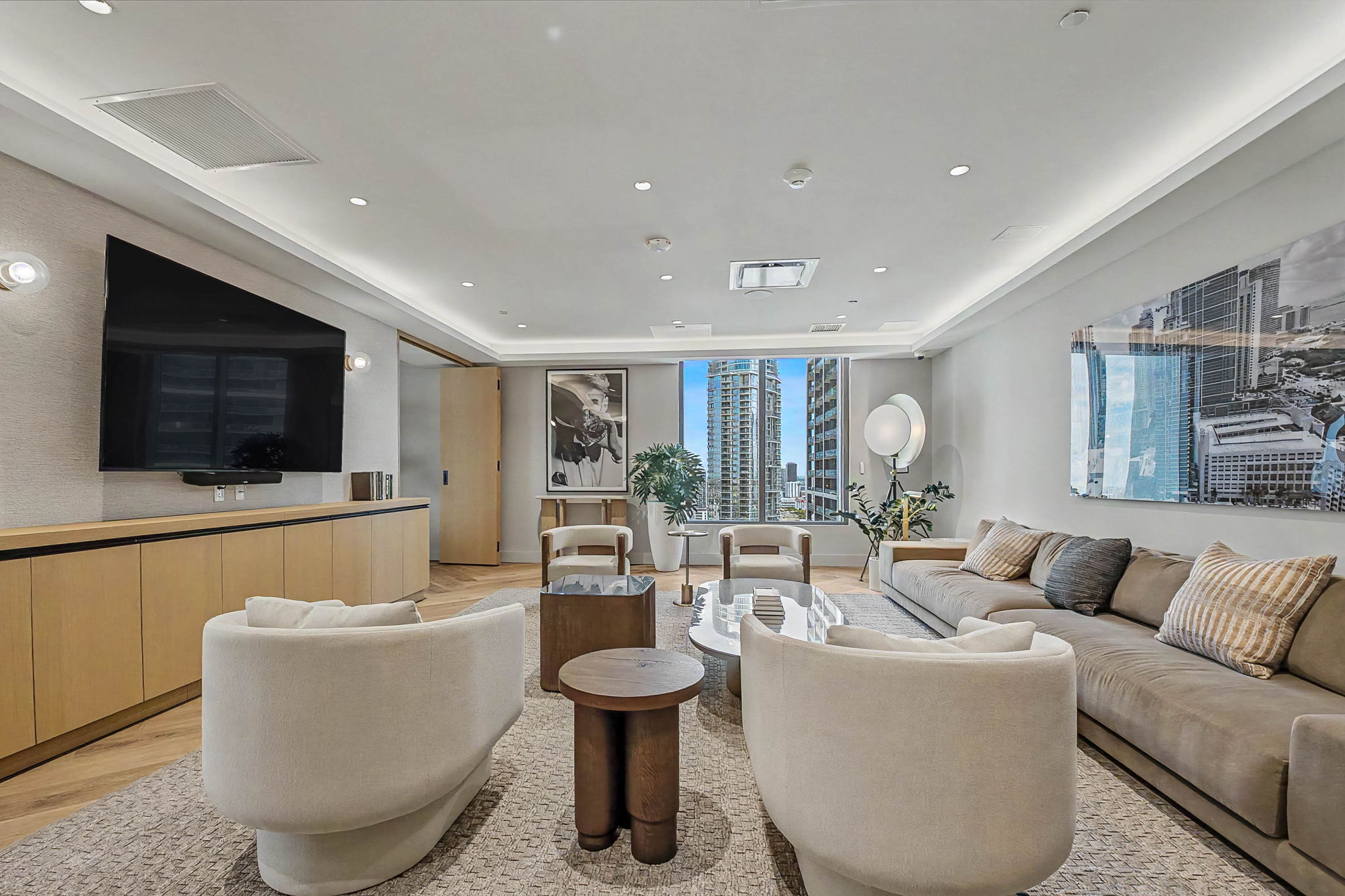  121 NE 25th St, Miami, FL, 33132 - 物件實景