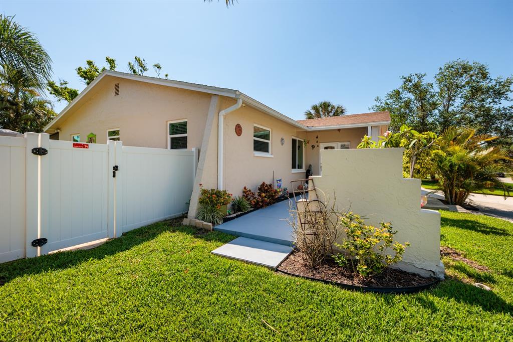 St Petersburg, Florida, 33703, United States, 3 Bedrooms Bedrooms, ,2 BathroomsBathrooms,Residential,For Sale,1770463