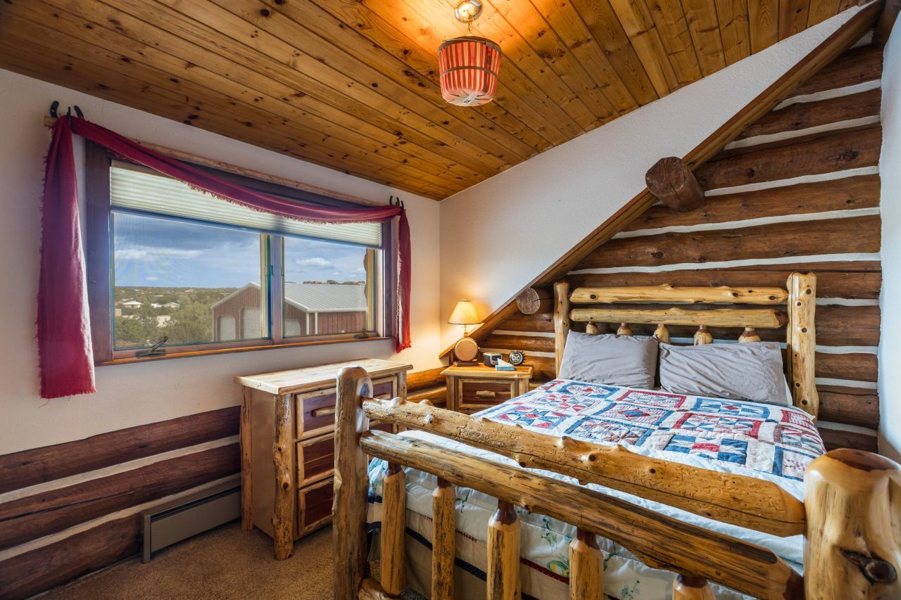 Tijeras, New Mexico, 87059, United States, 3 Bedrooms Bedrooms, ,2 BathroomsBathrooms,Residential,For Sale,1942288