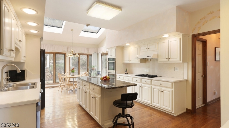 Bridgewater Twp., New Jersey, 07920, United States, 5 Bedrooms Bedrooms, ,4 BathroomsBathrooms,Residential,For Sale,1784085