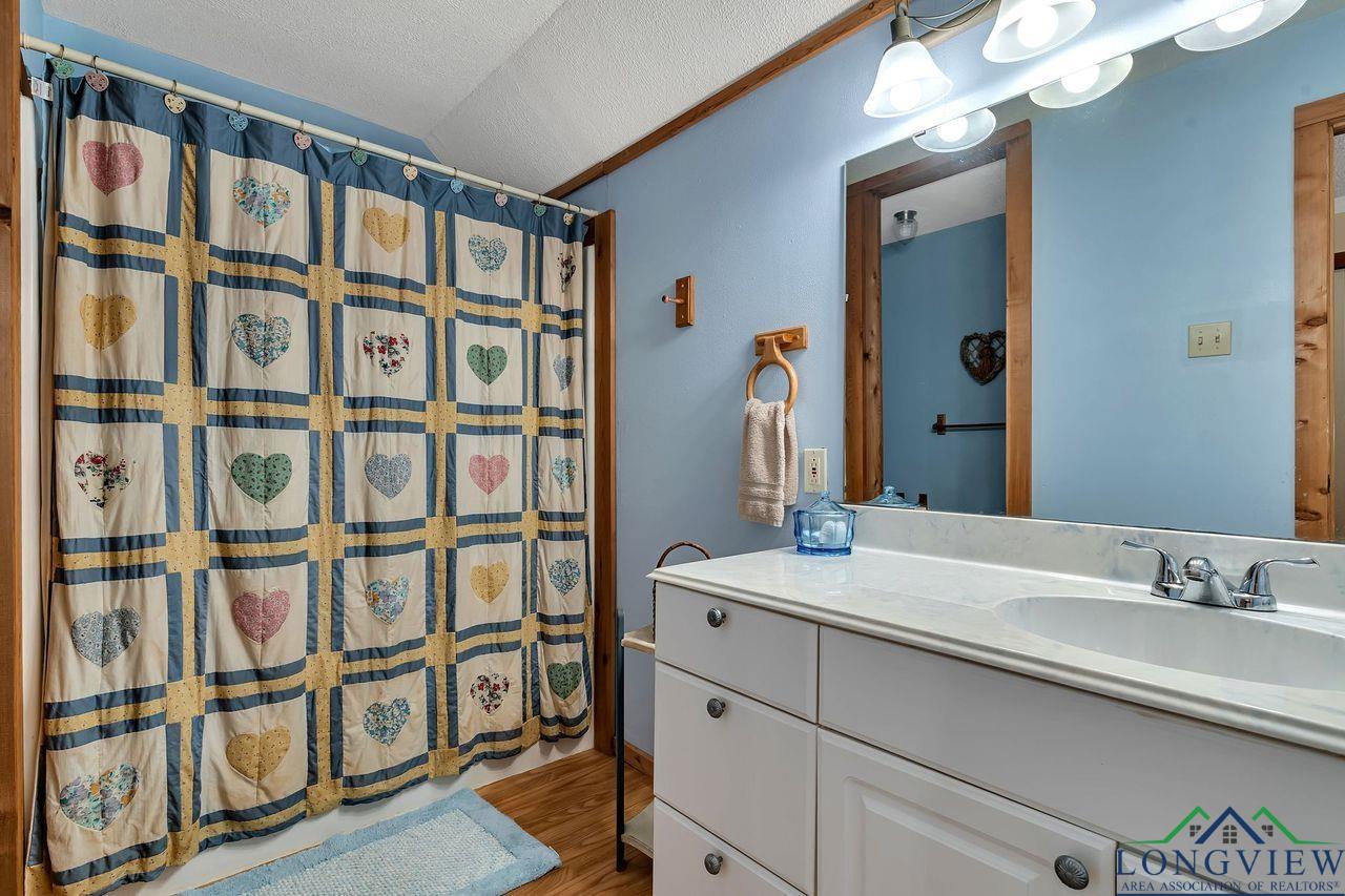 Marshall, Texas, 75672, United States, 3 Bedrooms Bedrooms, ,3 BathroomsBathrooms,Residential,For Sale,1906787