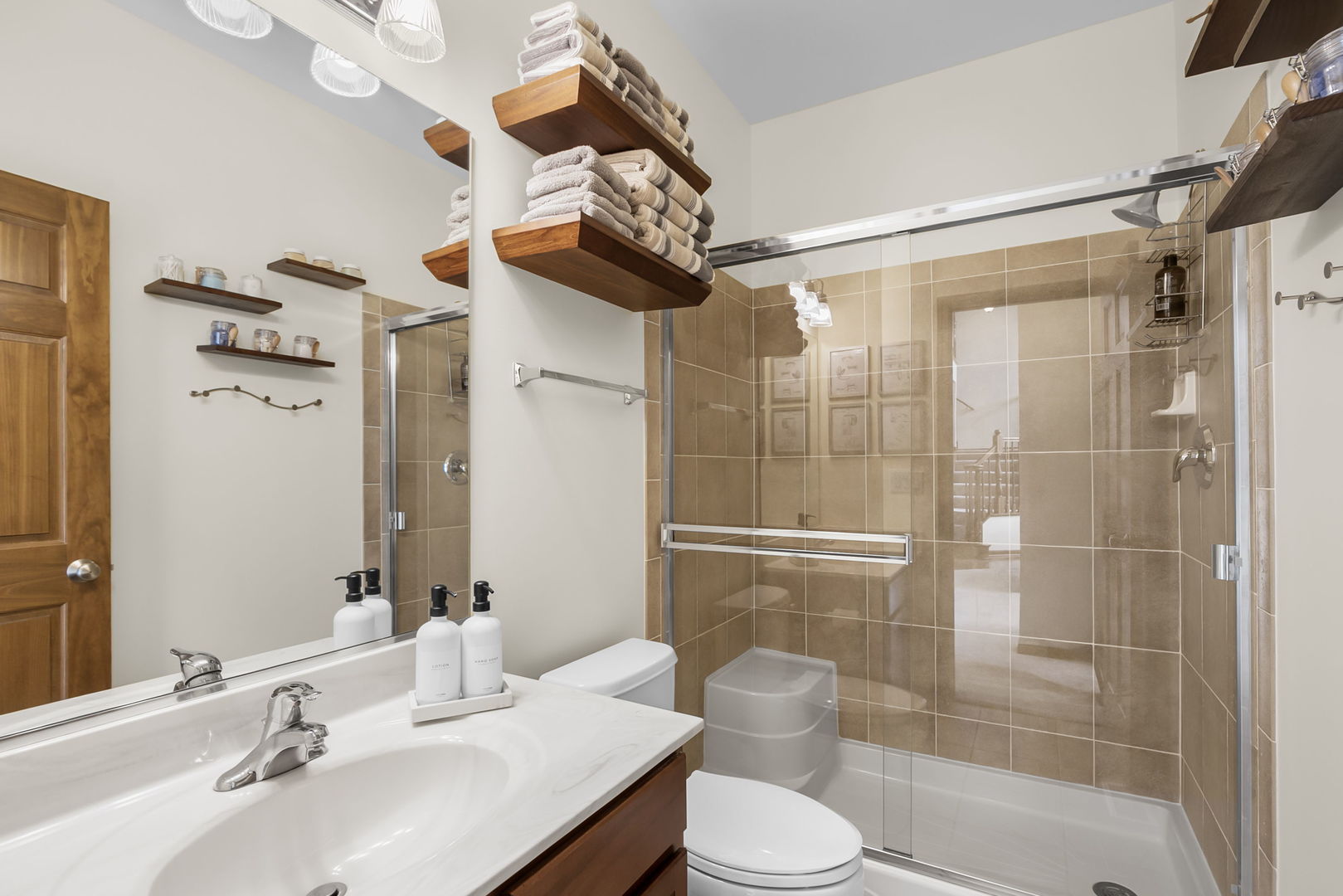 Antioch, Illinois, 60002, United States, 4 Bedrooms Bedrooms, ,4 BathroomsBathrooms,Residential,For Sale,1988029