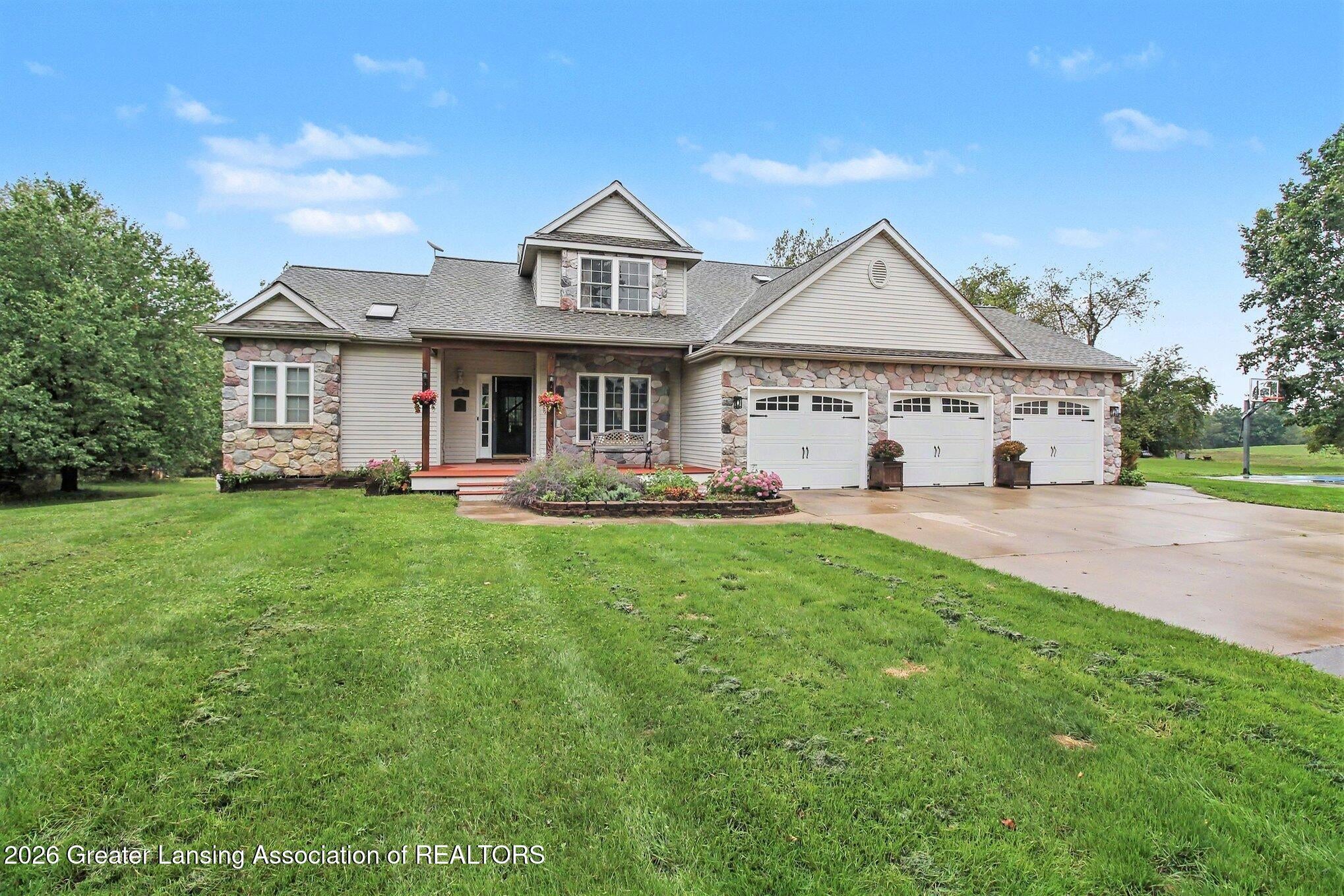 Scotch Hollow Dr, Bath, MI 48808 #1