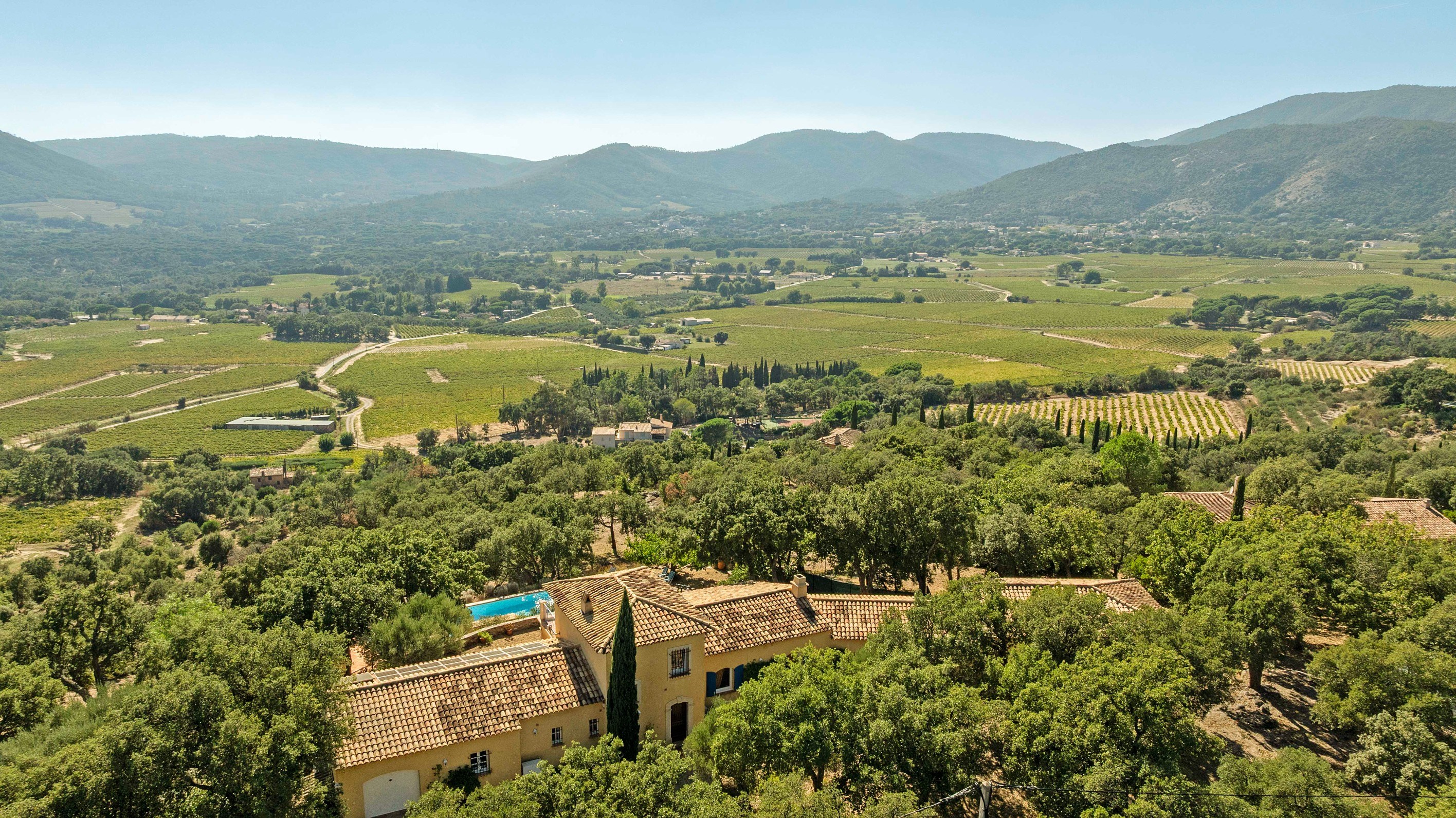  Luxury provençal property for sale near Sainte-Maxime and Saint-Tropez - 物件實景