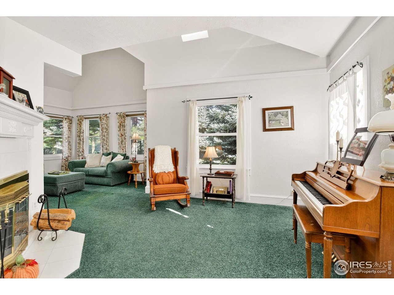 Lafayette, Colorado, 80026, United States, 5 Bedrooms Bedrooms, ,5 BathroomsBathrooms,Residential,For Sale,1991447