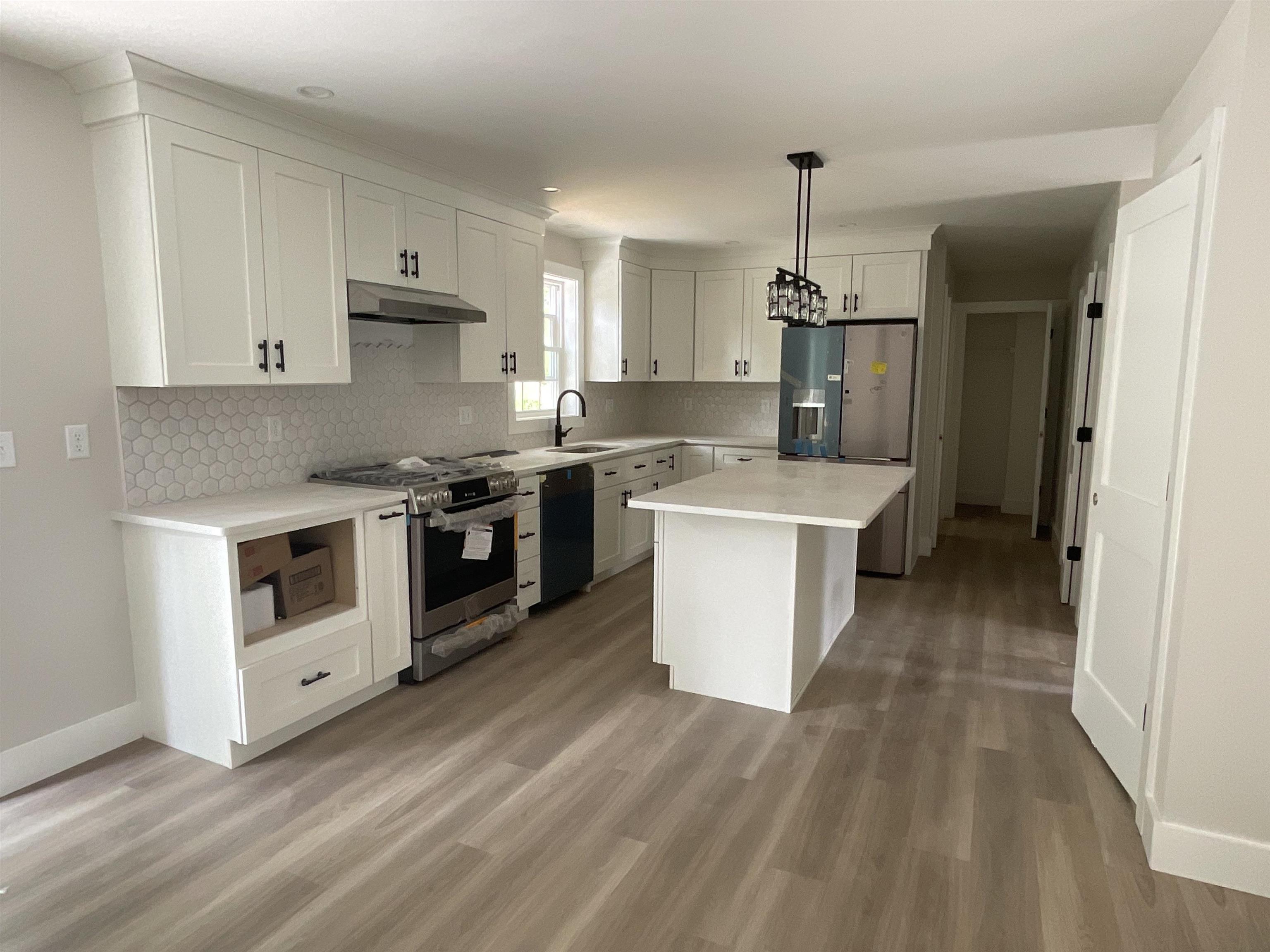 Manchester, New Hampshire, 03102, United States, 4 Bedrooms Bedrooms, ,3 BathroomsBathrooms,Residential,For Sale,1901440
