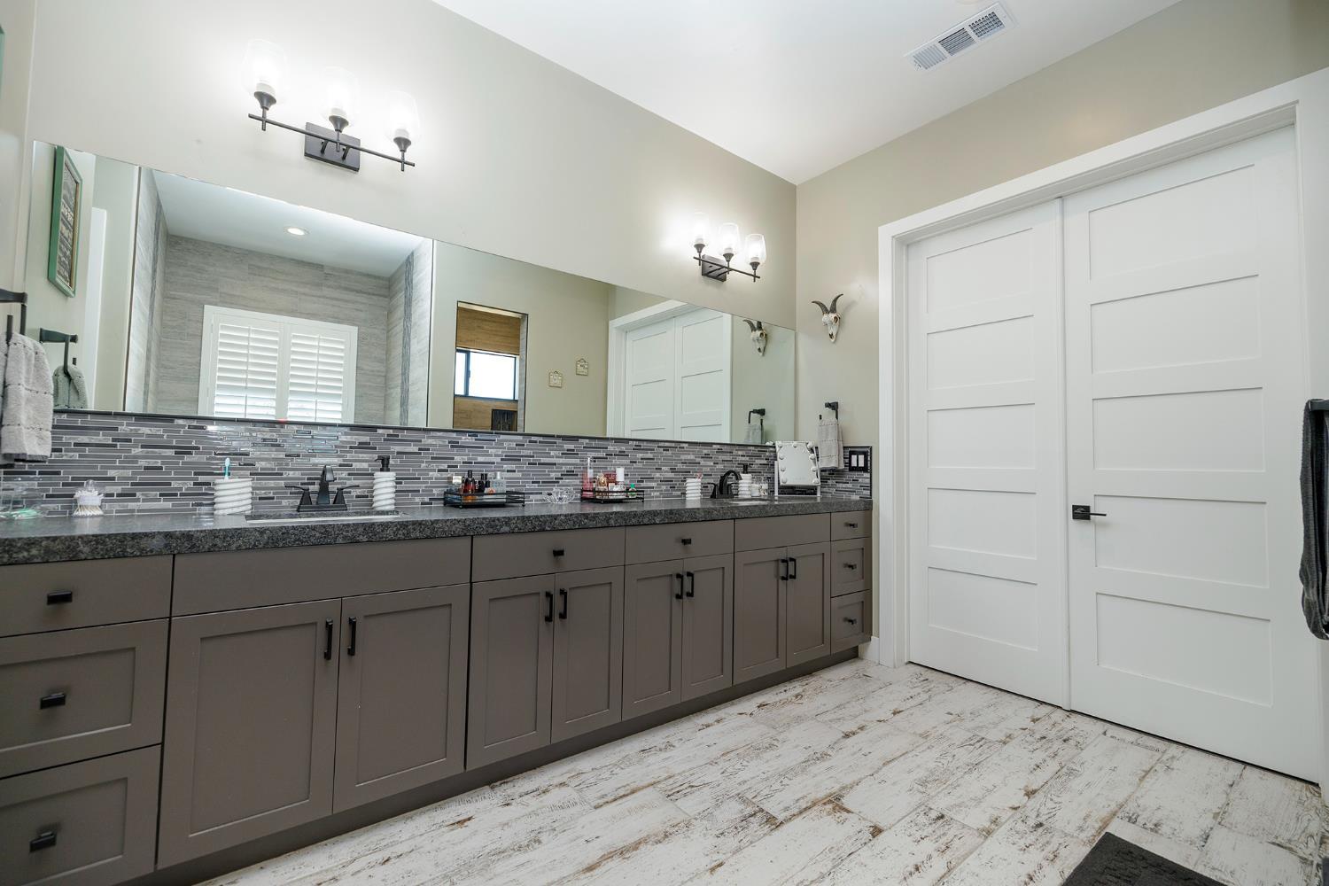 Hilmar, California, 95324, United States, 4 Bedrooms Bedrooms, ,4 BathroomsBathrooms,Residential,For Sale,1983314