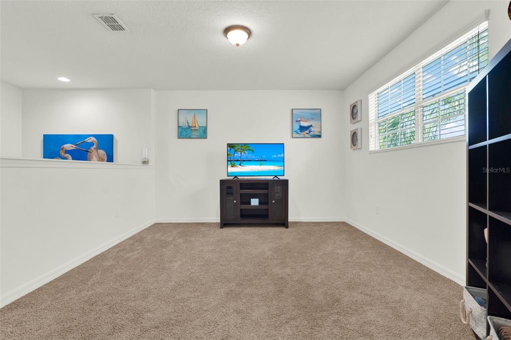 Winter Garden, Florida, 34787, United States, 6 Bedrooms Bedrooms, ,3 BathroomsBathrooms,Residential,For Sale,1907719