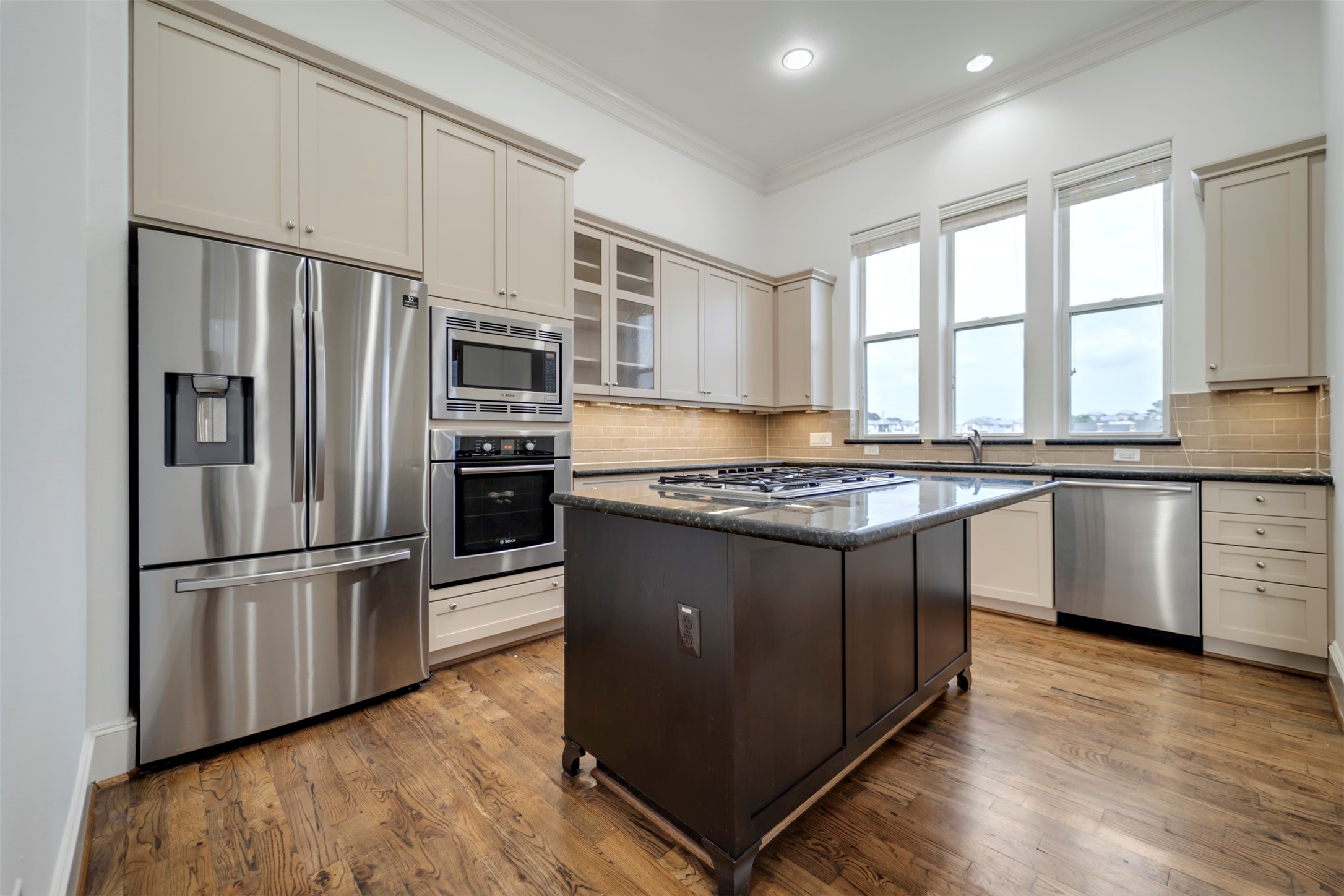 Houston, Texas, 77080, United States, 3 Bedrooms Bedrooms, ,5 BathroomsBathrooms,Residential,For Sale,1939348