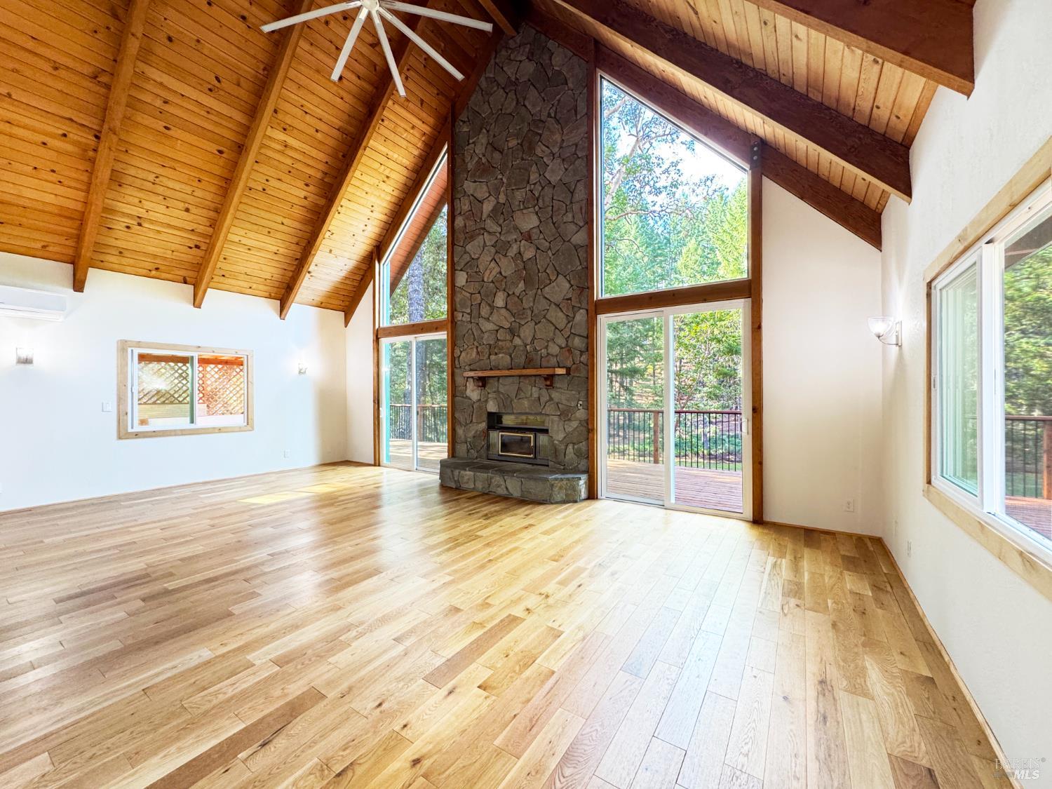 Willits, California, 95490, United States, 2 Bedrooms Bedrooms, ,2 BathroomsBathrooms,Residential,For Sale,1981529