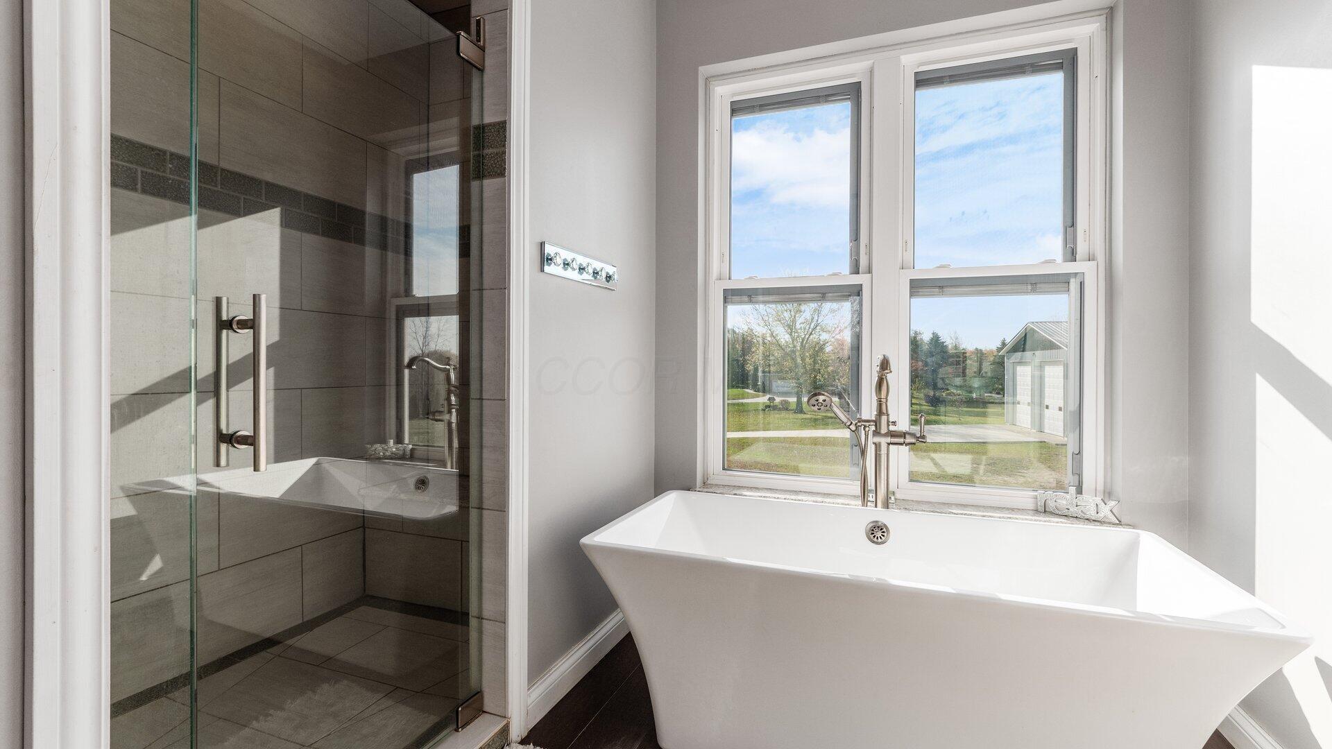 Hebron, Ohio, 43025, United States, 5 Bedrooms Bedrooms, ,5 BathroomsBathrooms,Residential,For Sale,1988631