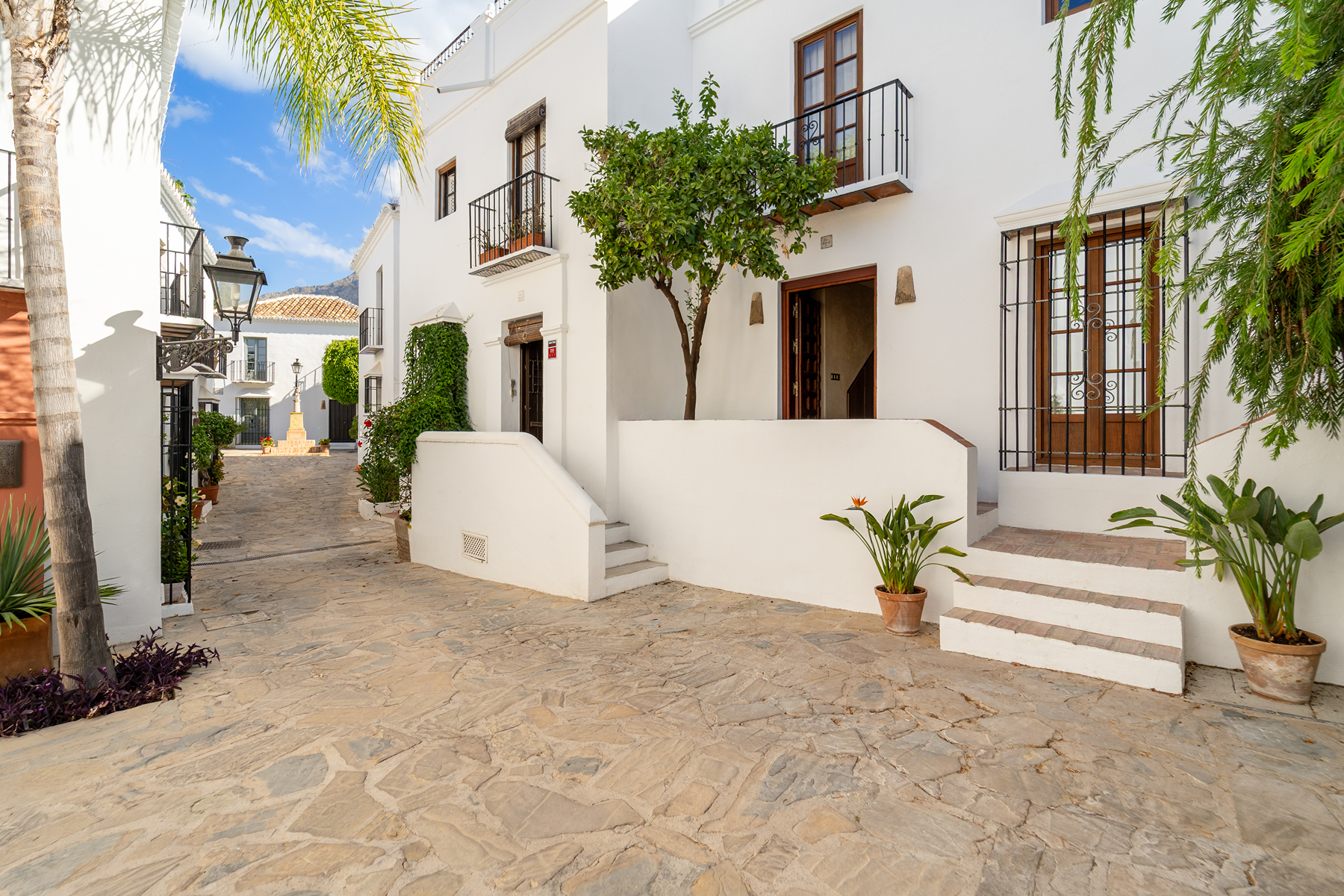 Artisan Masterpiece in an Exclusive Golden Mile Community - 物件實景