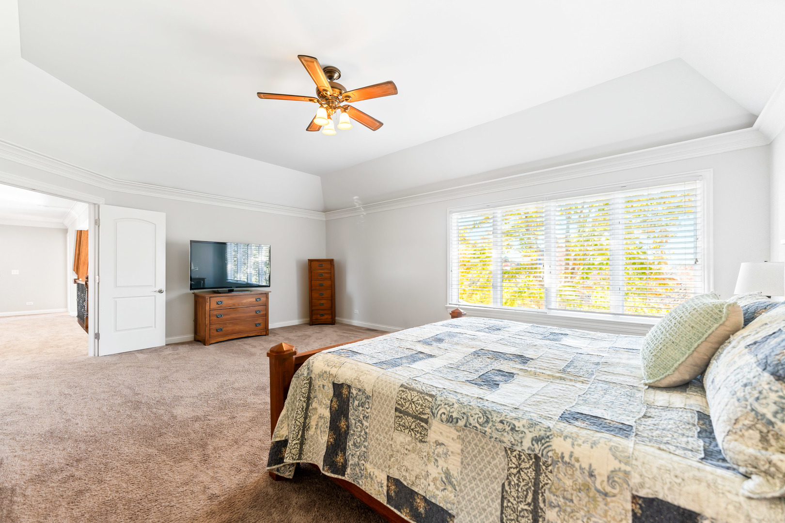 St. Charles, Illinois, 60175, United States, 5 Bedrooms Bedrooms, ,5 BathroomsBathrooms,Residential,For Sale,1989191