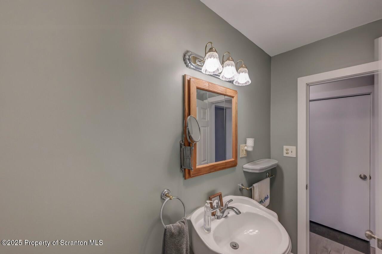 Gouldsboro, Pennsylvania, 18424, United States, 5 Bedrooms Bedrooms, ,2 BathroomsBathrooms,Residential,For Sale,1932796