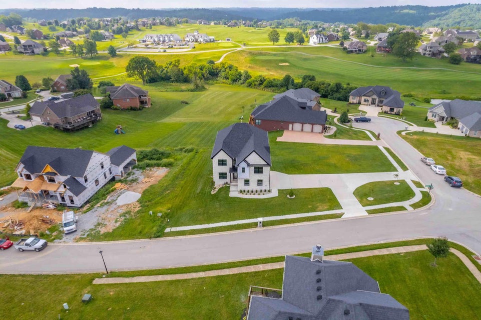 Richmond, Kentucky, 40475, United States, 5 Bedrooms Bedrooms, ,5 BathroomsBathrooms,Residential,For Sale,1881286