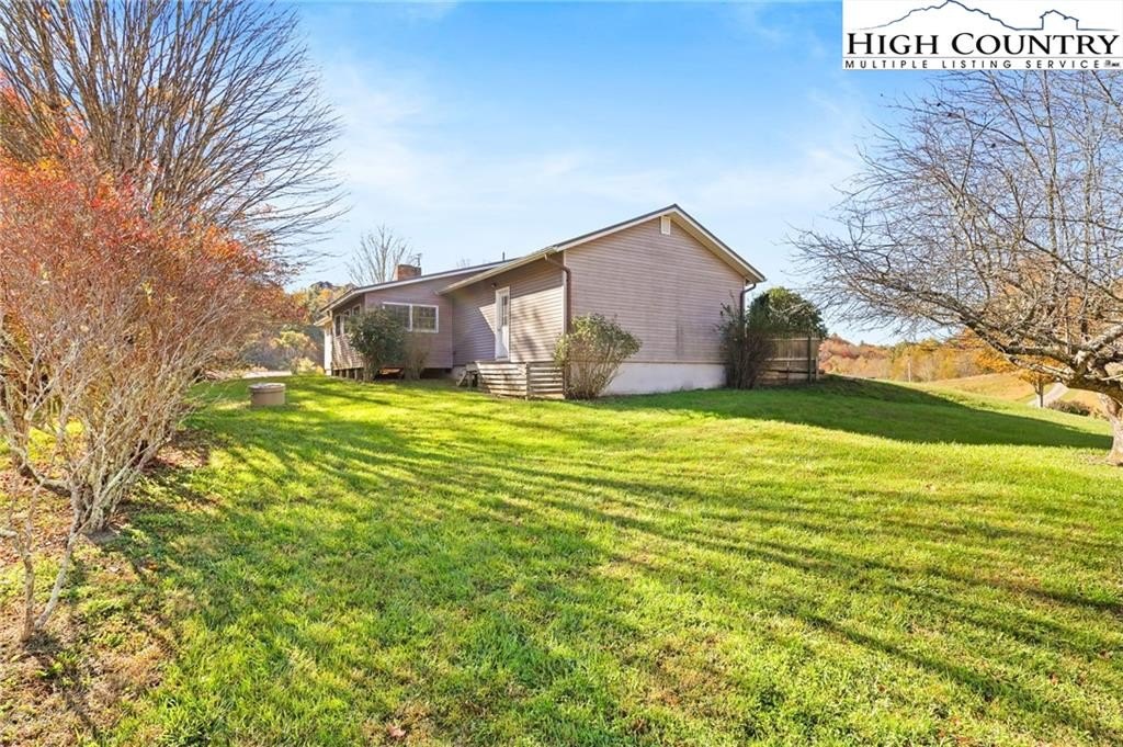 Banner Elk, North Carolina, 28604, United States, 2 Bedrooms Bedrooms, ,2 BathroomsBathrooms,Residential,For Sale,1977010