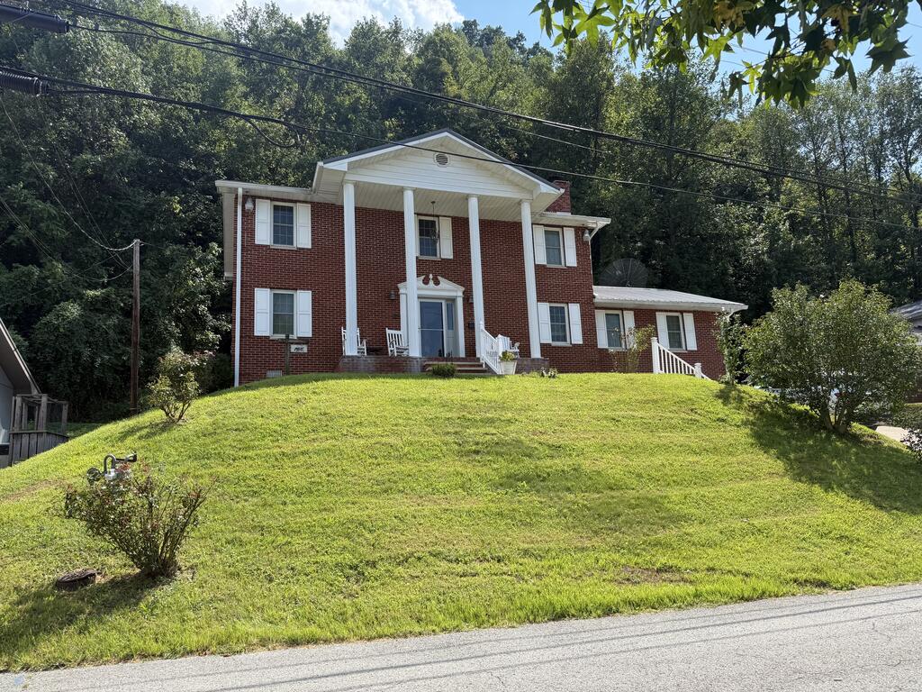 Lincoln Ave, Paintsville, KY 41240 #1