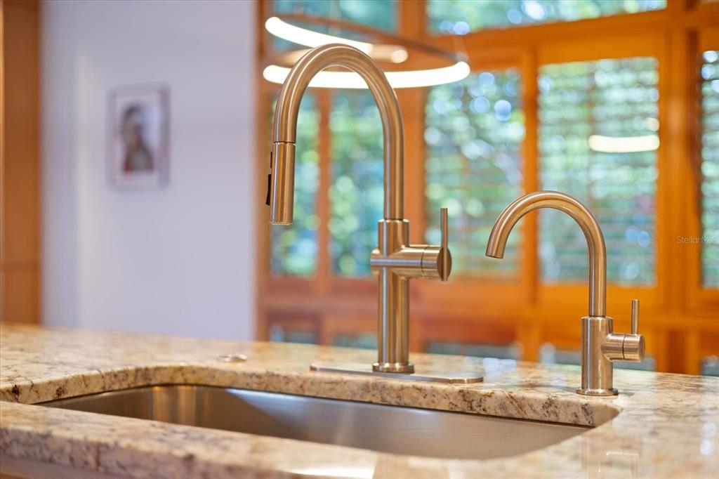 Sarasota, Florida, 34239, United States, 4 Bedrooms Bedrooms, ,5 BathroomsBathrooms,Residential,For Sale,1988202