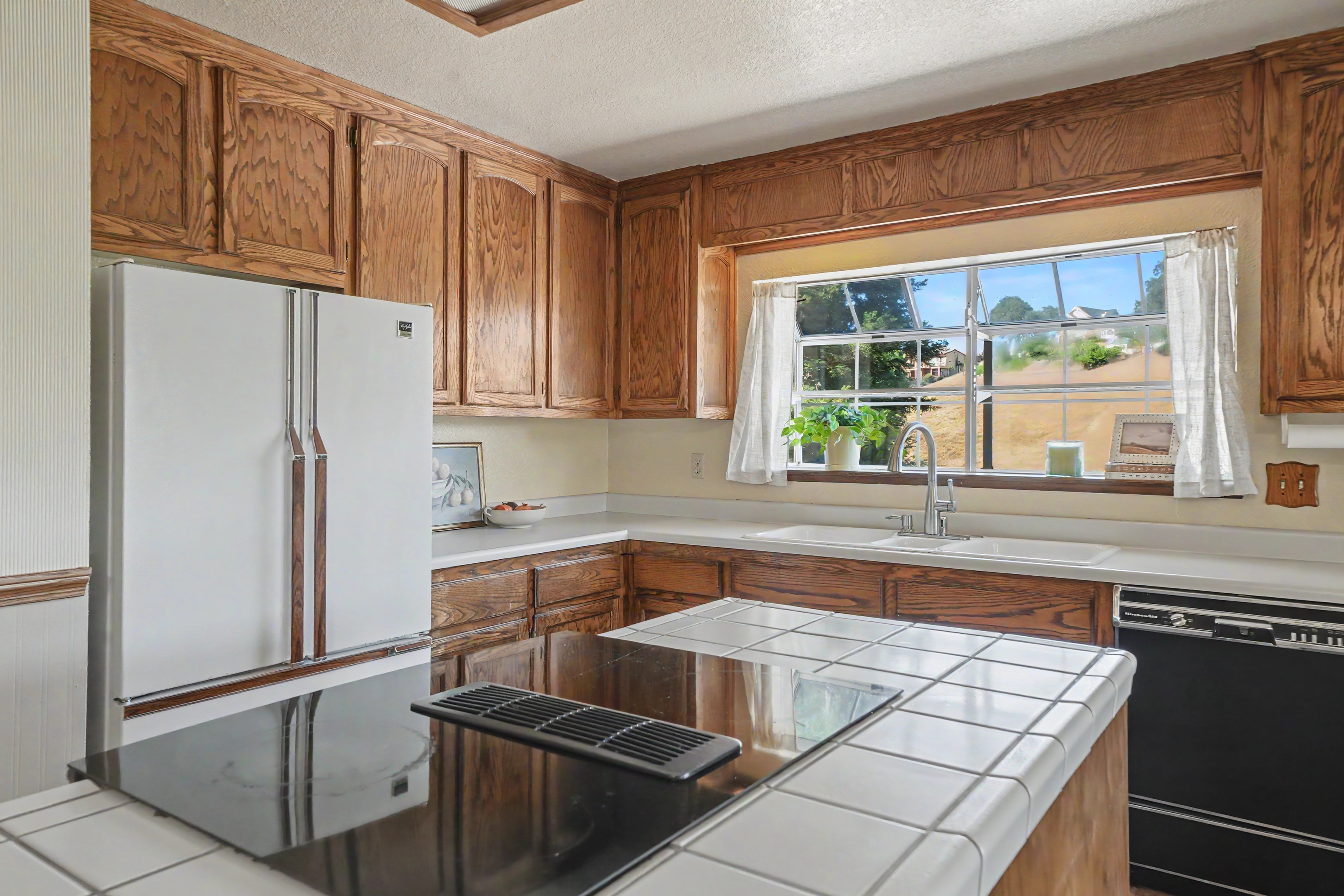  Spacious Sutter Creek Home with Hillside Views and Endless Potential - 物件實景