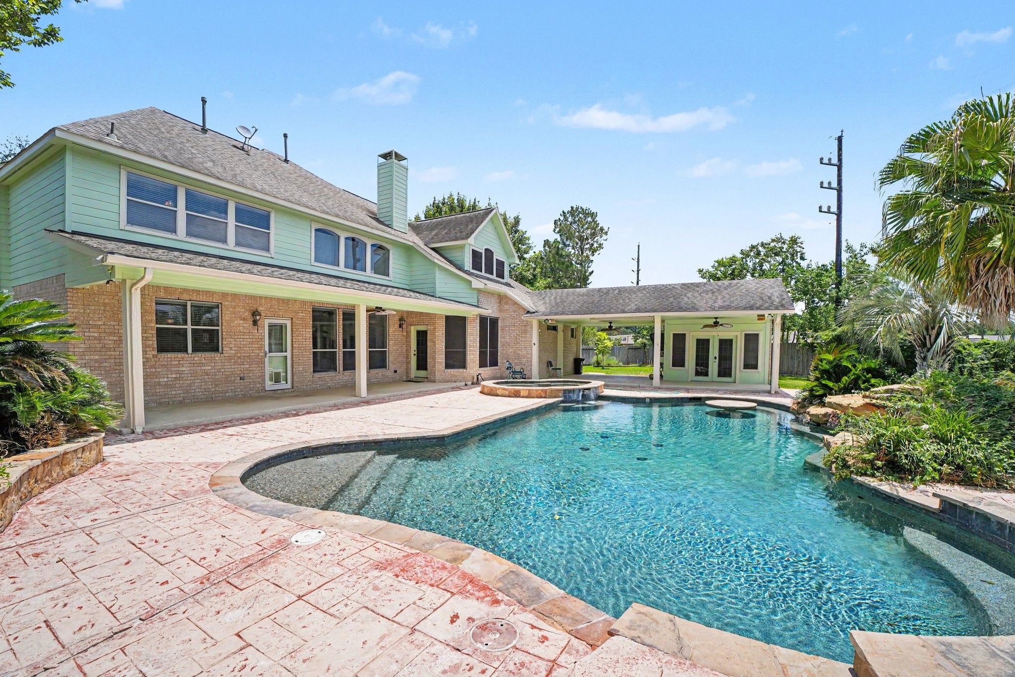 Village Breeze Dr, Tomball, TX 77377