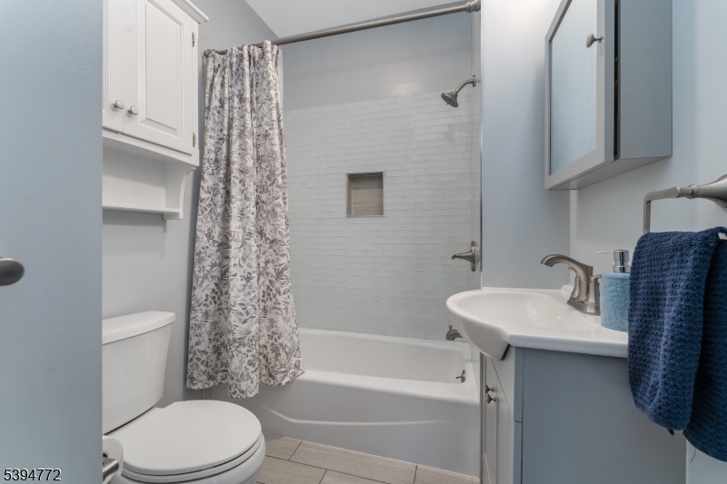 Clinton Town, New Jersey, 08809, United States, 3 Bedrooms Bedrooms, ,2 BathroomsBathrooms,Residential,For Sale,1989455