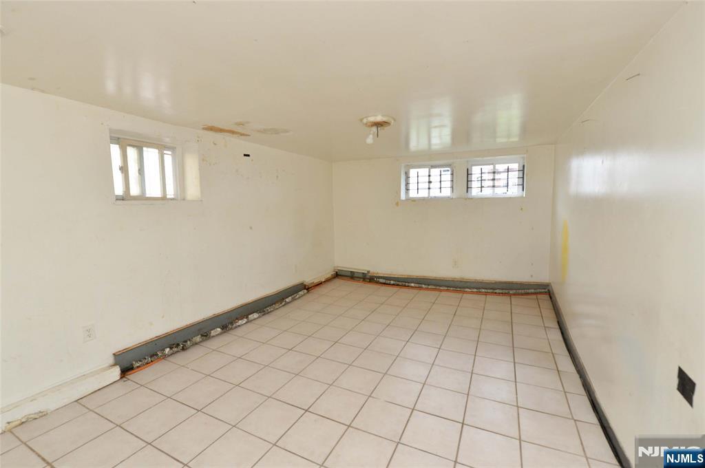 Irvington, New Jersey, 07111, United States, 5 Bedrooms Bedrooms, ,3 BathroomsBathrooms,Residential,For Sale,1885475