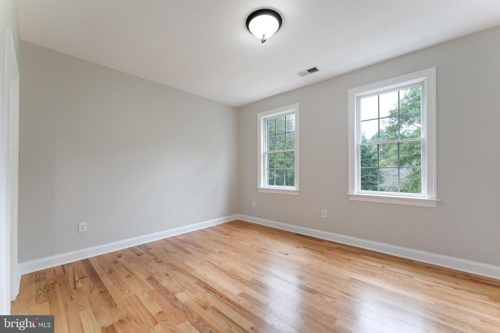 Fairfax, Virginia, 22033, United States, 6 Bedrooms Bedrooms, ,6 BathroomsBathrooms,Residential,For Sale,1973786