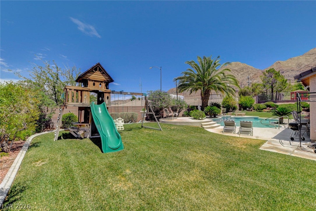 Las Vegas, Nevada, 89110, United States, 5 Bedrooms Bedrooms, ,3 BathroomsBathrooms,Residential,For Sale,2048091