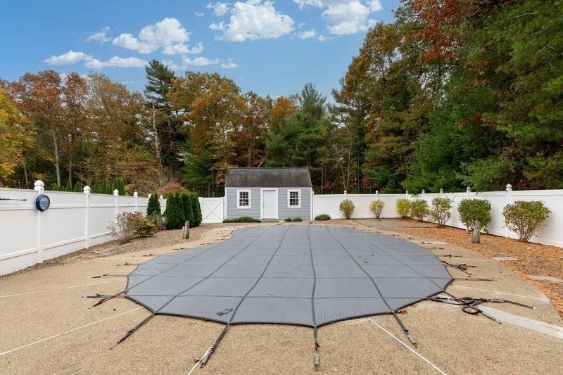 Plymouth, Massachusetts, 02360, United States, 3 Bedrooms Bedrooms, ,2 BathroomsBathrooms,Residential,For Sale,1982204