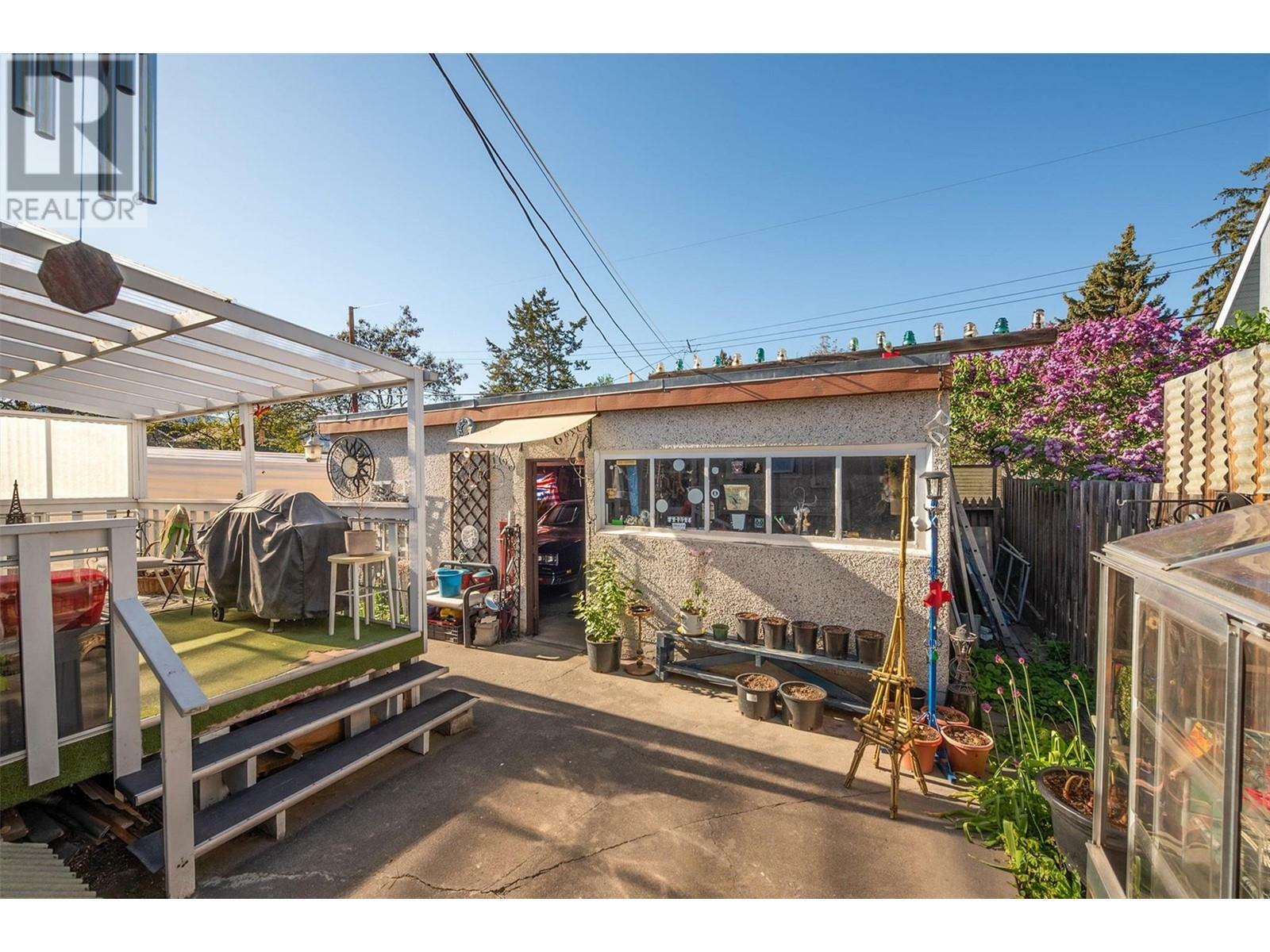 KELOWNA, British Columbia, V1Y 5C6, CA, 2 Bedrooms Bedrooms, ,1 BathroomBathrooms,Residential,For Sale,1961325