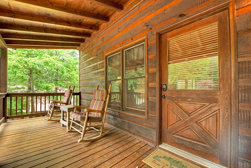 Ellijay, Georgia, 30540, United States, 3 Bedrooms Bedrooms, ,3 BathroomsBathrooms,Residential,For Sale,1916949