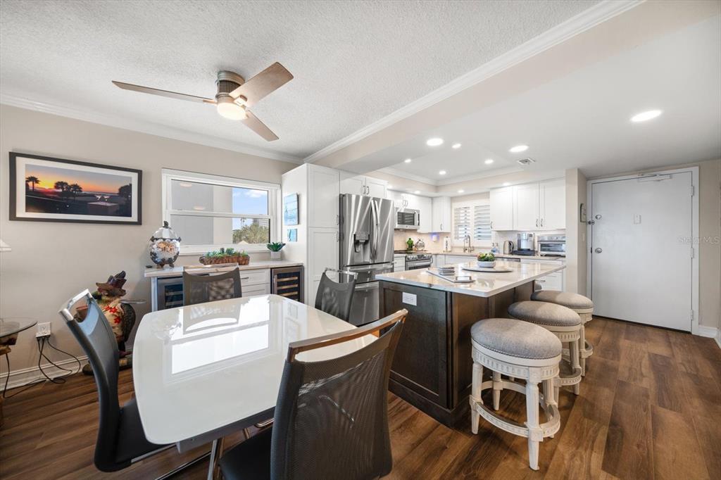 Clearwater Beach, Florida, 33767, United States, 2 Bedrooms Bedrooms, ,2 BathroomsBathrooms,Residential,For Sale,1912090