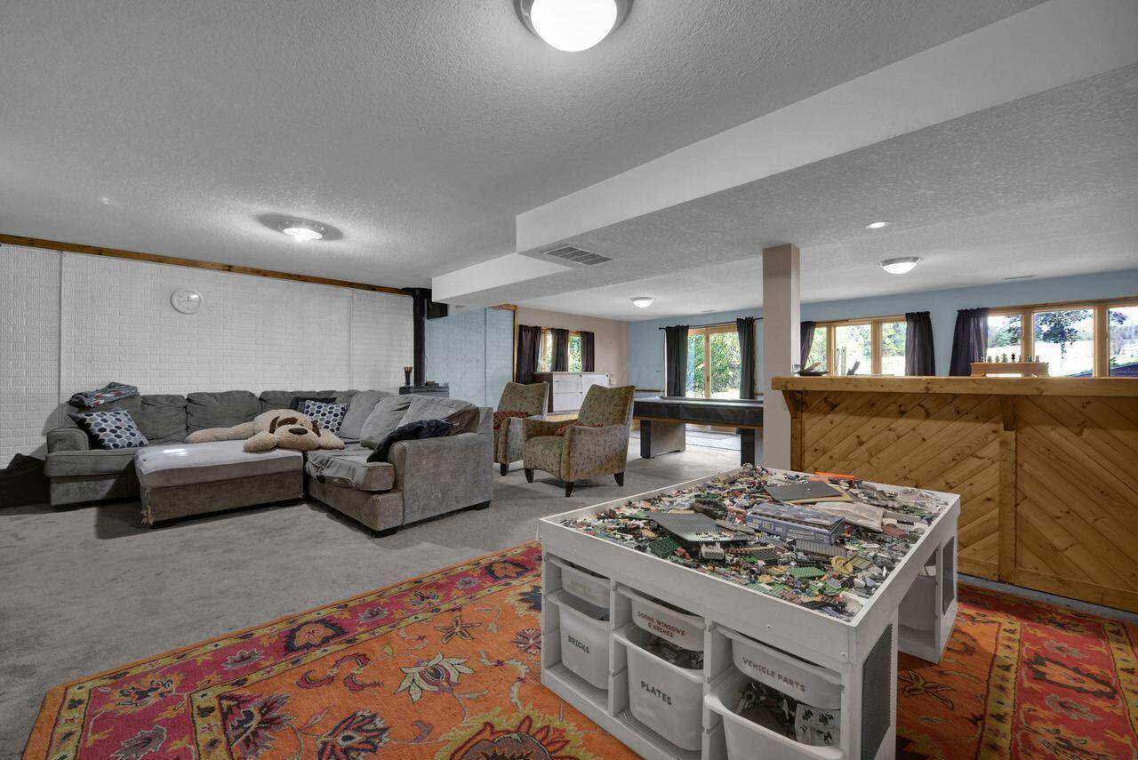 Granville, Ohio, 43023, United States, 5 Bedrooms Bedrooms, ,3 BathroomsBathrooms,Residential,For Sale,1970810