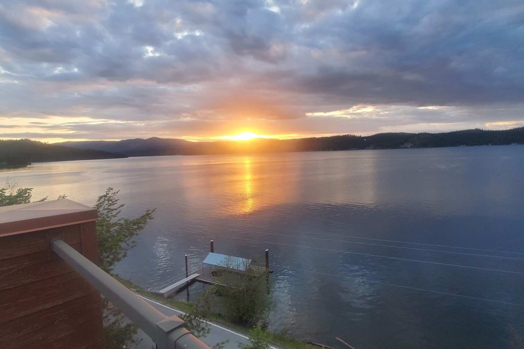  Spectacular Waterfront Custom Craftsman - 物件實景
